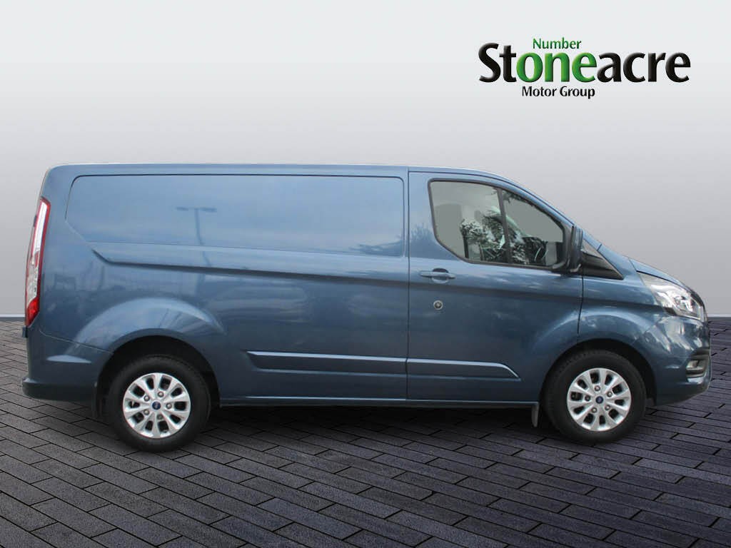 Ford Transit Custom 2.0 EcoBlue 130ps Low Roof Limited Van (YS70UZR) image 0