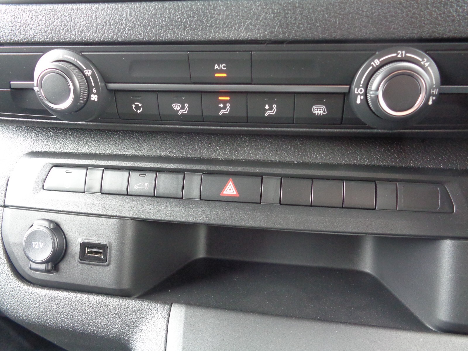Fiat Scudo Panel Van 1.5 BlueHDi 100 Van (1092) image 15
