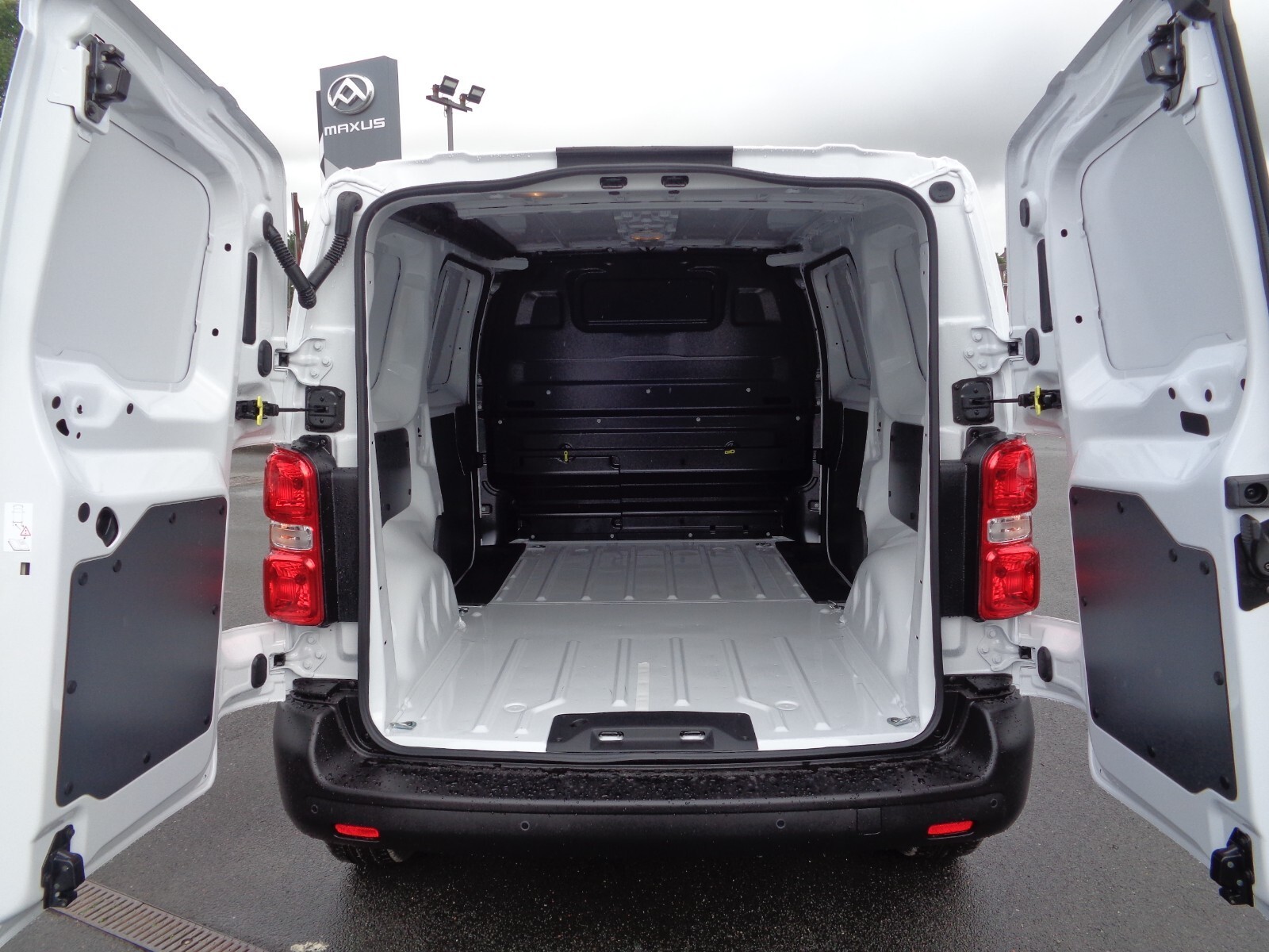 Fiat Scudo Panel Van 1.5 BlueHDi 100 Van (1092) image 25