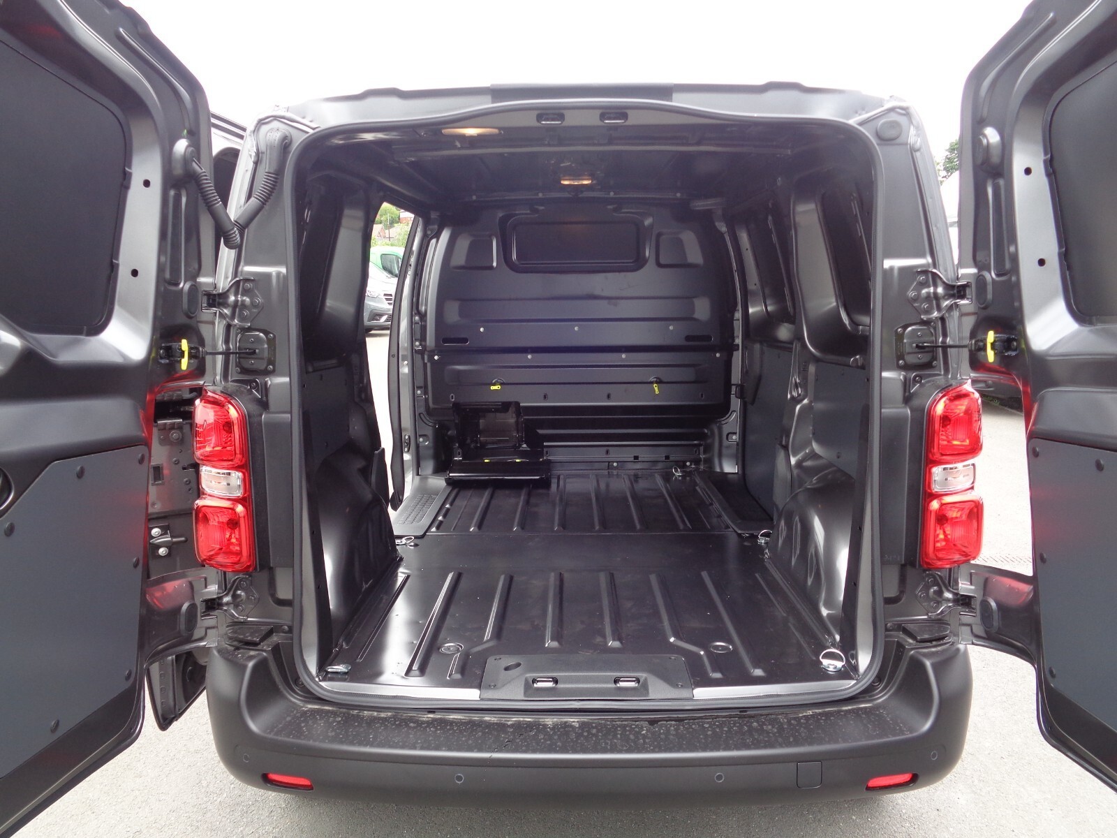 Fiat Scudo Panel Van 1.5 BlueHDi 100 Van (1012) image 19