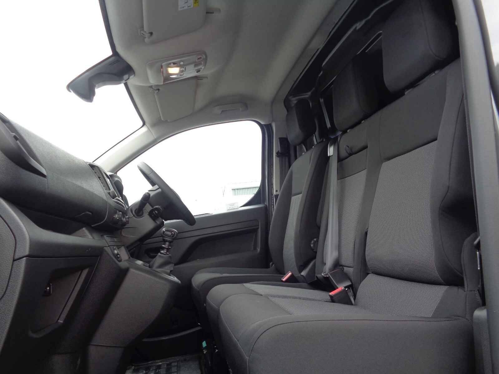 Fiat Scudo Panel Van 1.5 BlueHDi 100 Van (1009) image 17