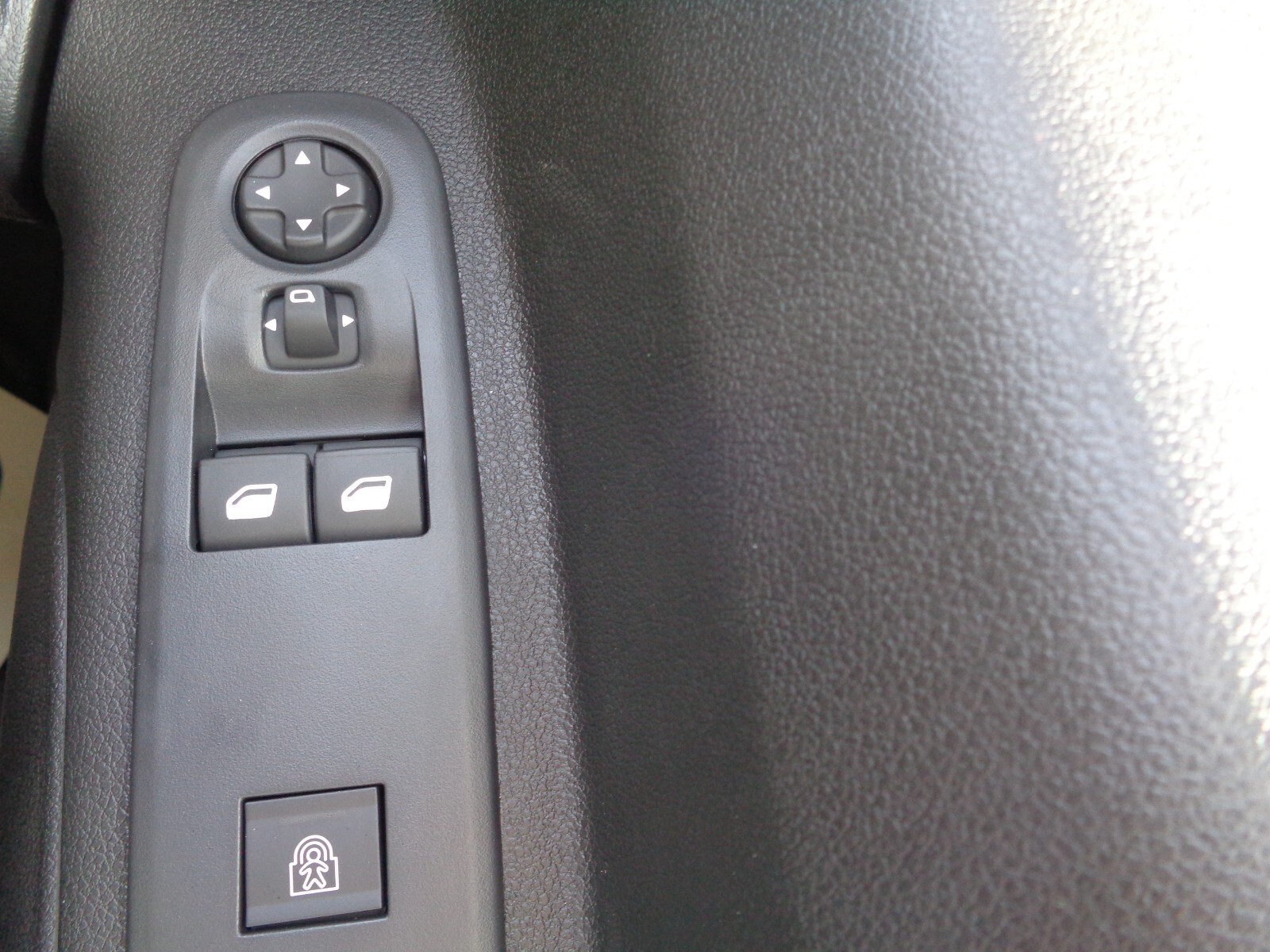 Fiat Doblo Cargo Panel Van 1.5 BlueHDi 1000kg 100 Crew Van (8207) image 18