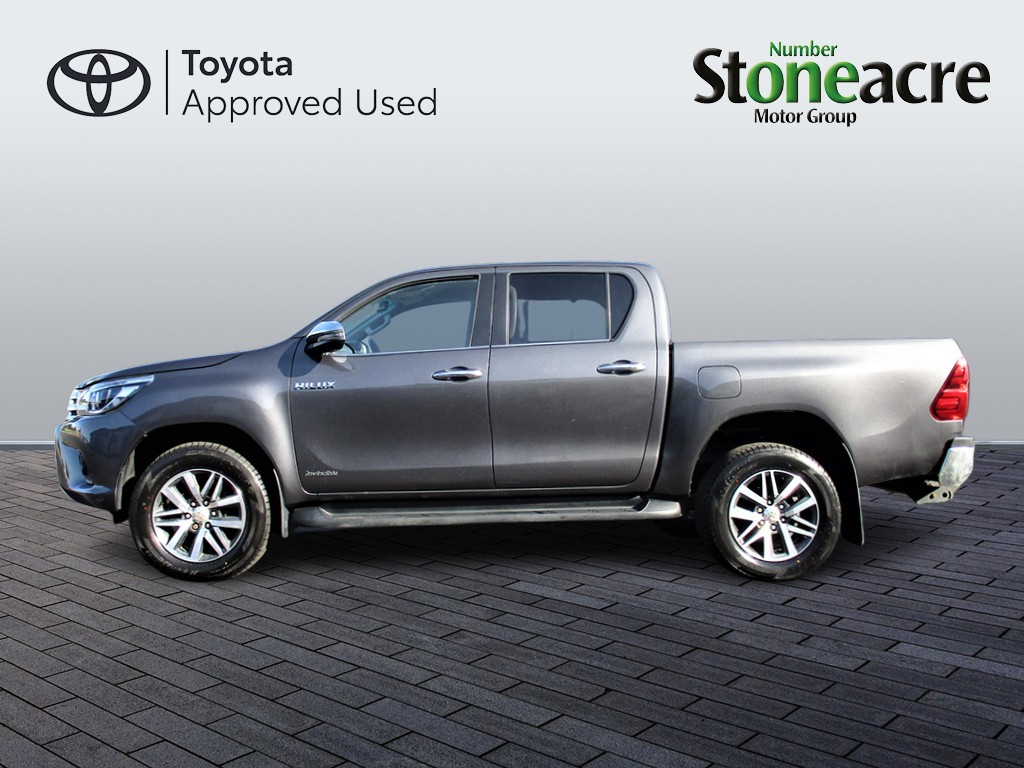 Toyota Hilux Invincible D/Cab Pick Up 2.4 D-4D (NX20WFP) image 5