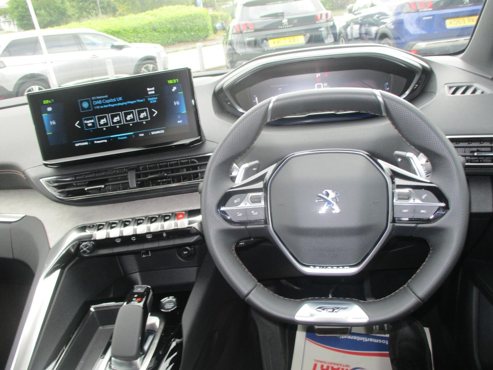 Peugeot 3008 1.6 Hybrid4 300 GT Premium 5dr e-EAT8 (DV22YXX) image 17