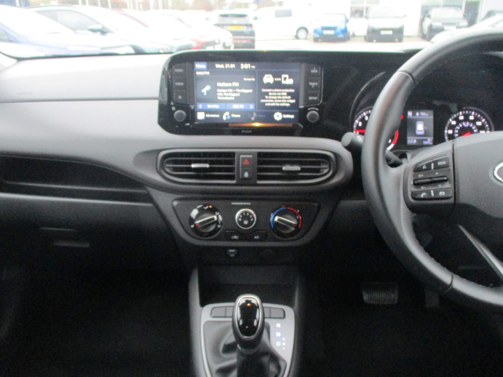 Hyundai i10 1.2 SE Connect Hatchback 5dr Petrol Auto Euro 6 (s/s) (84 ps) (YP22RXK) image 13