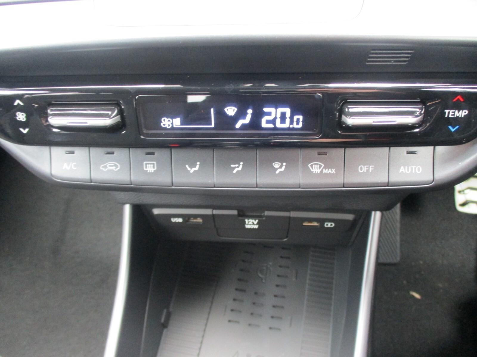Hyundai BAYON 1.0 TGDi 48V MHEV Premium 5dr (YO73RGV) image 21