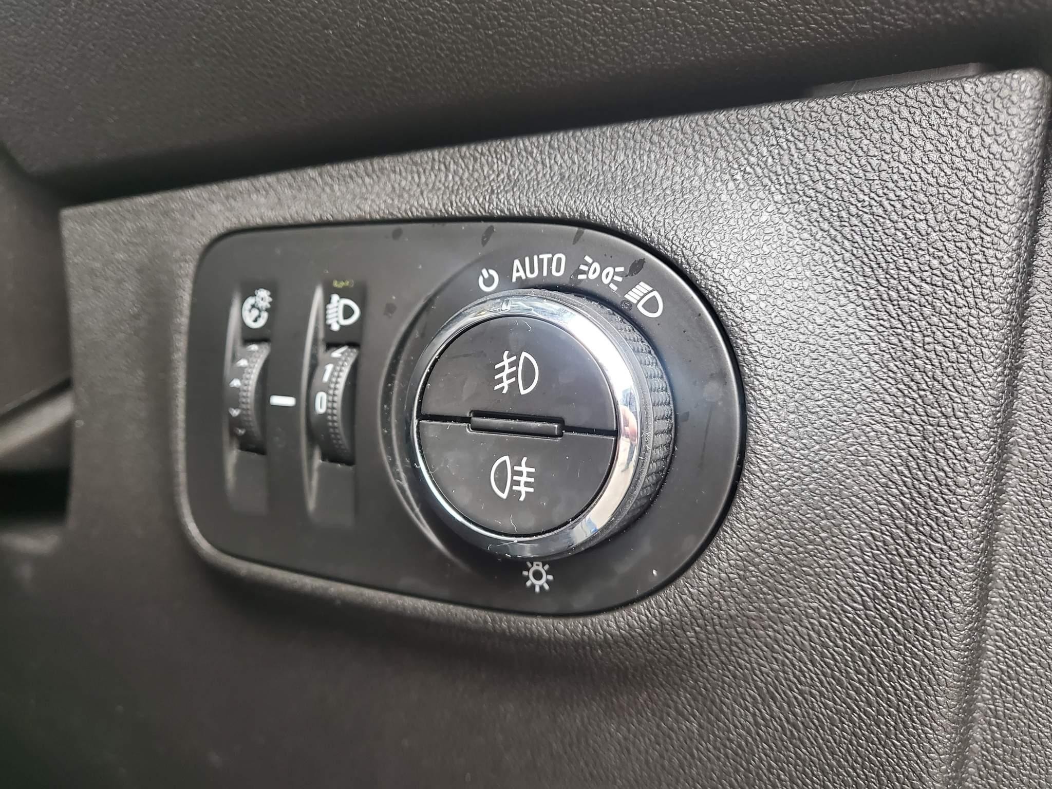 Vauxhall Corsa 1.4i ecoTEC SRi Nav Hatchback 3dr Petrol Manual Euro 6 (90 ps) (SK19PXA) image 23