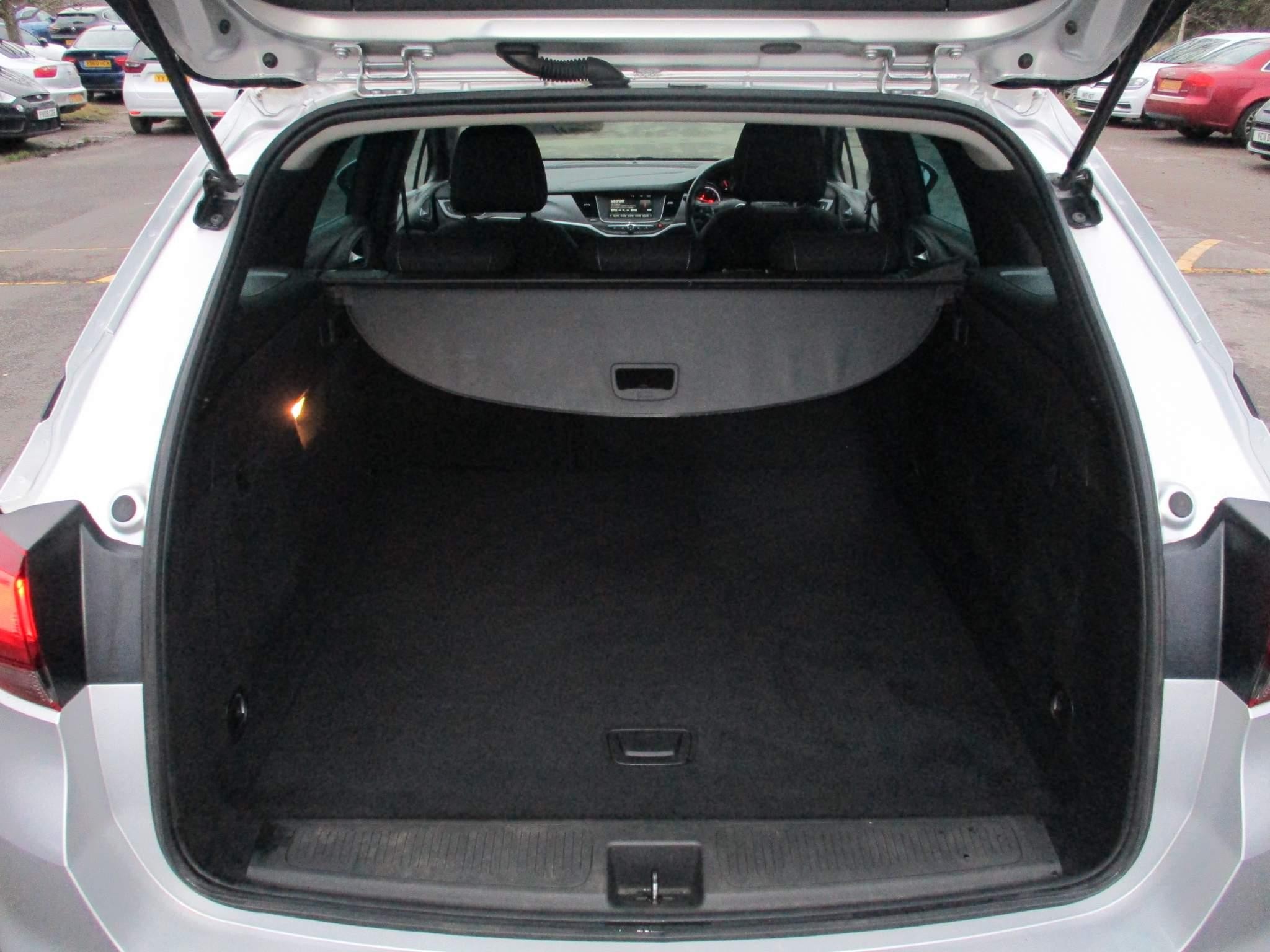 Vauxhall Astra 1.5 Turbo D Business Edition Nav Sports Tourer Euro 6 (s/s) 5dr (WV70GGO) image 13