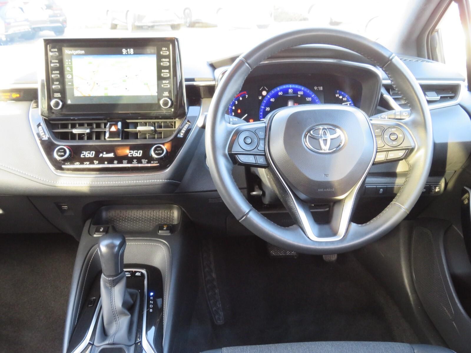 Toyota Corolla 1.8 VVT-i Hybrid Design 5dr Auto (YE21XNN) image 13