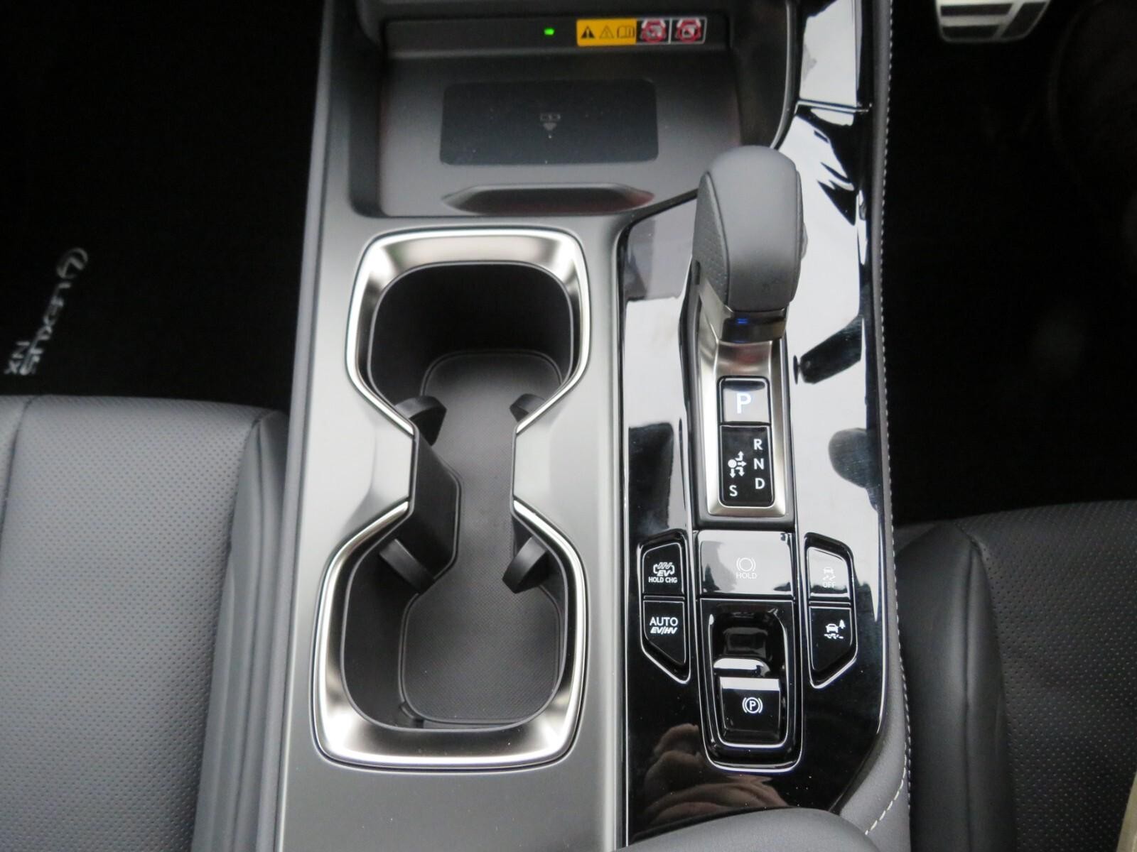 Lexus NX 450h+ 2.5 F-Sport 5dr E-CVT Premium Plus/Sunroof (NL73XJK) image 17