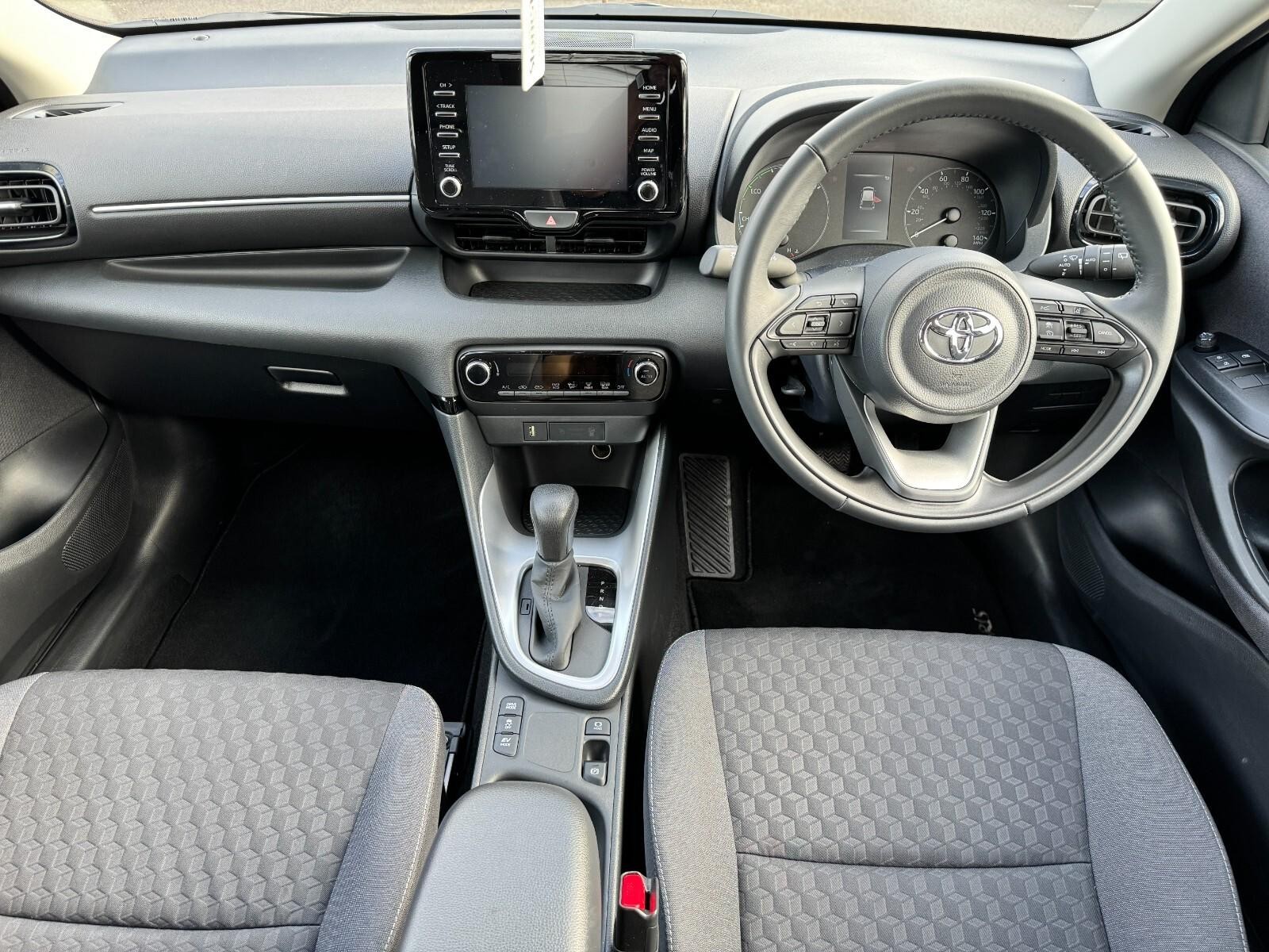 Toyota Yaris 1.5 Hybrid Icon 5dr CVT (NX73XNT) image 14
