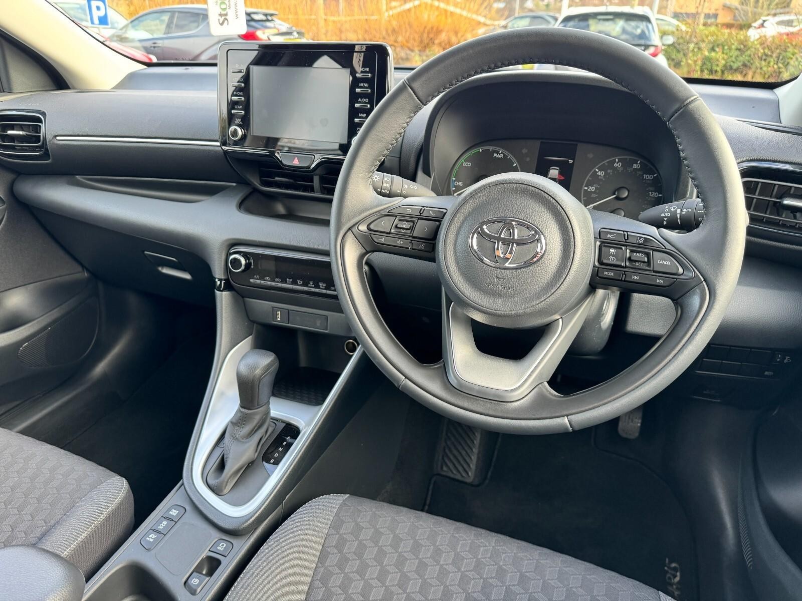 Toyota Yaris 1.5 Hybrid Icon 5dr CVT (NX73XNT) image 15