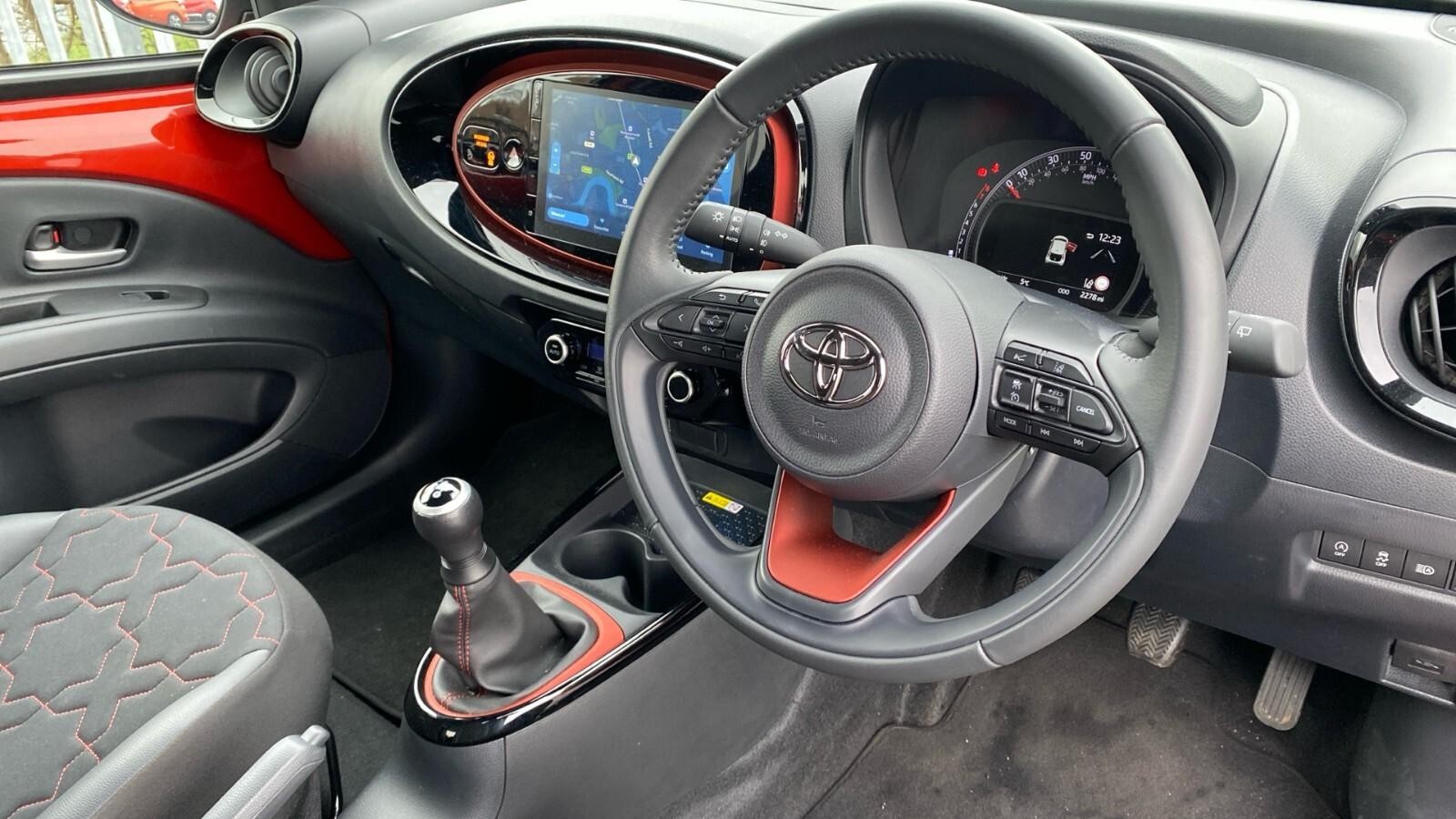 Toyota Aygo X 1.0 VVT-i Exclusive 5dr (NA73OTZ) image 11