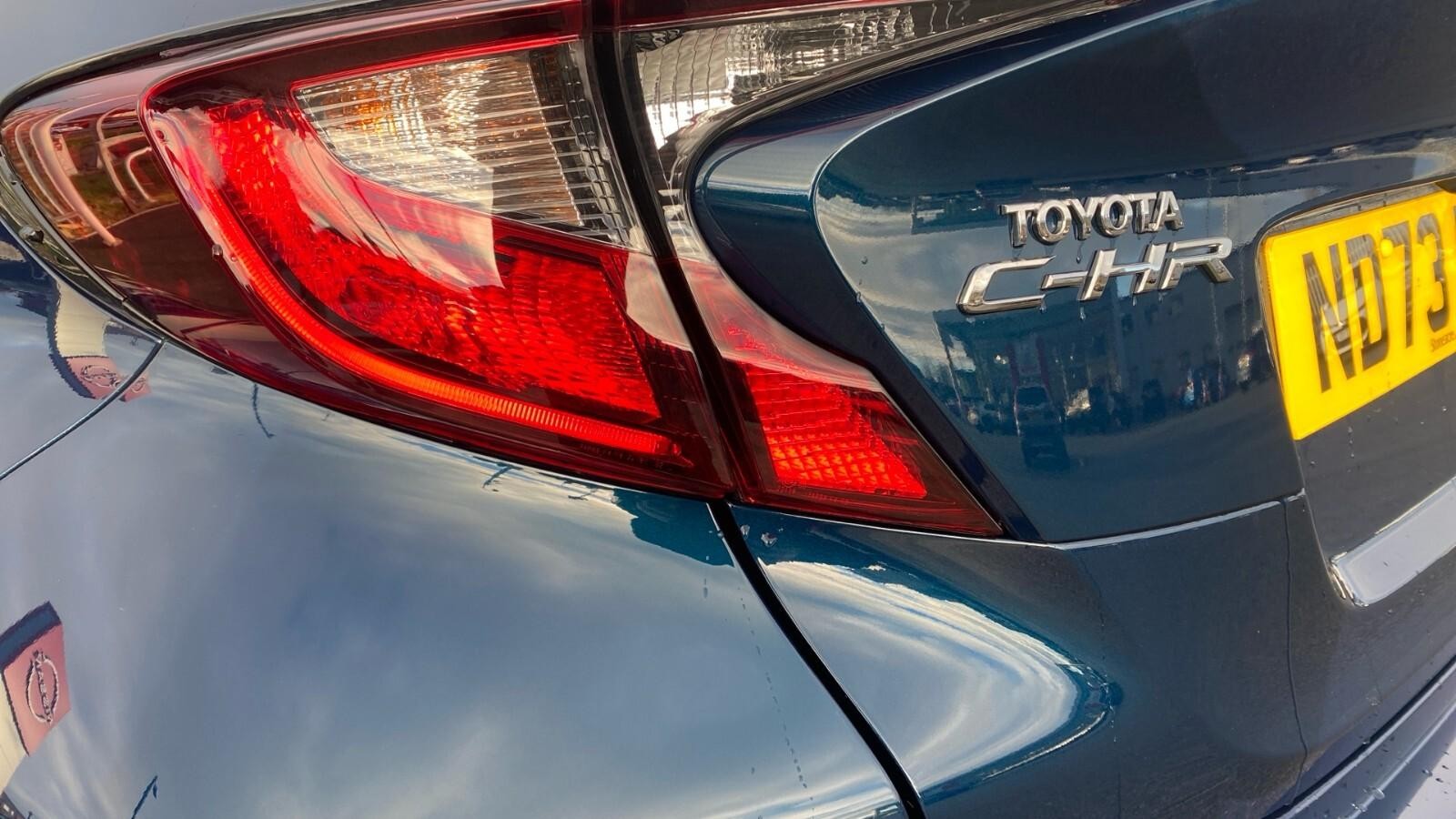 Toyota C-HR 1.8 Hybrid Icon 5dr CVT [Tech] (ND73MPV) image 40