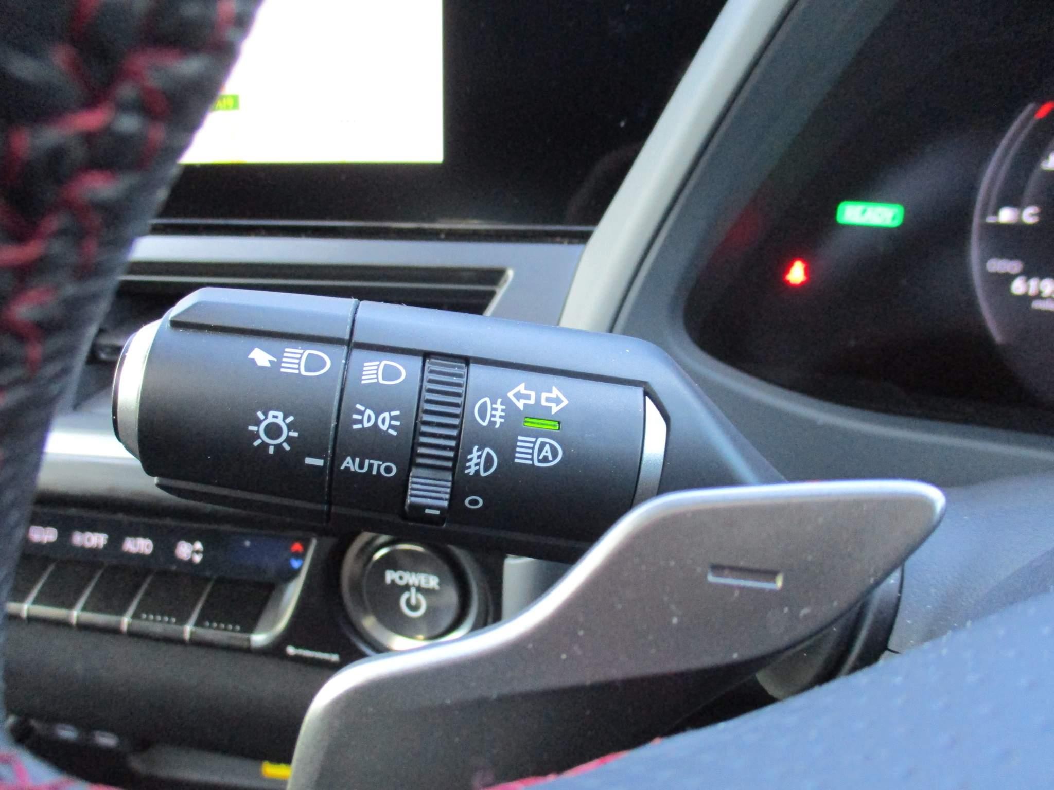 Lexus UX 250h 2.0 Takumi 5dr CVT (NU73HKT) image 27