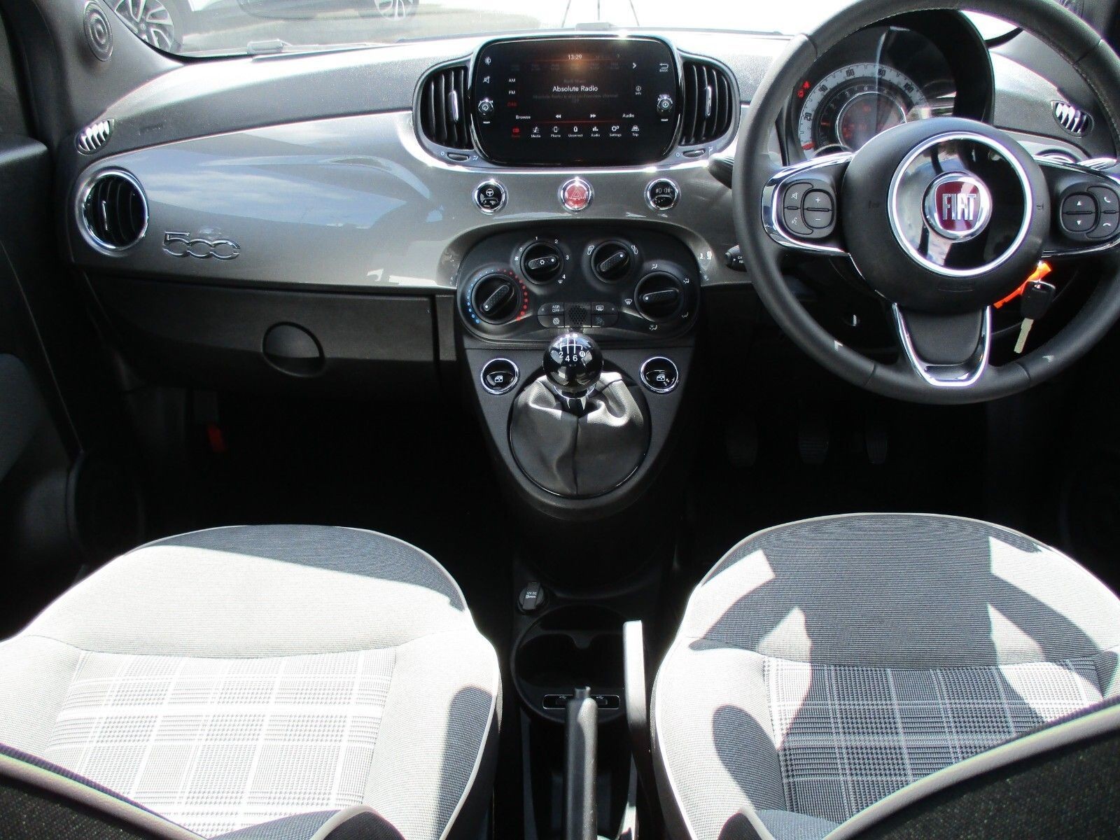 Fiat 500 1.0 Mild Hybrid Lounge 3dr (FX70HCY) image 11