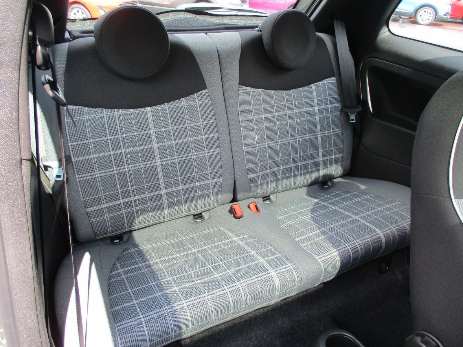Fiat 500 1.0 Mild Hybrid Lounge 3dr (FX70HCY) image 19