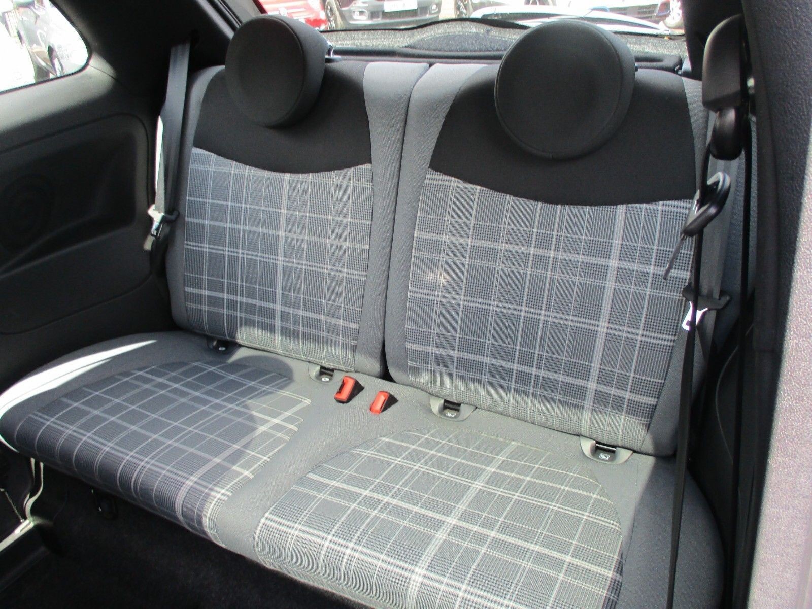 Fiat 500 1.0 Mild Hybrid Lounge 3dr (FX70HCY) image 20