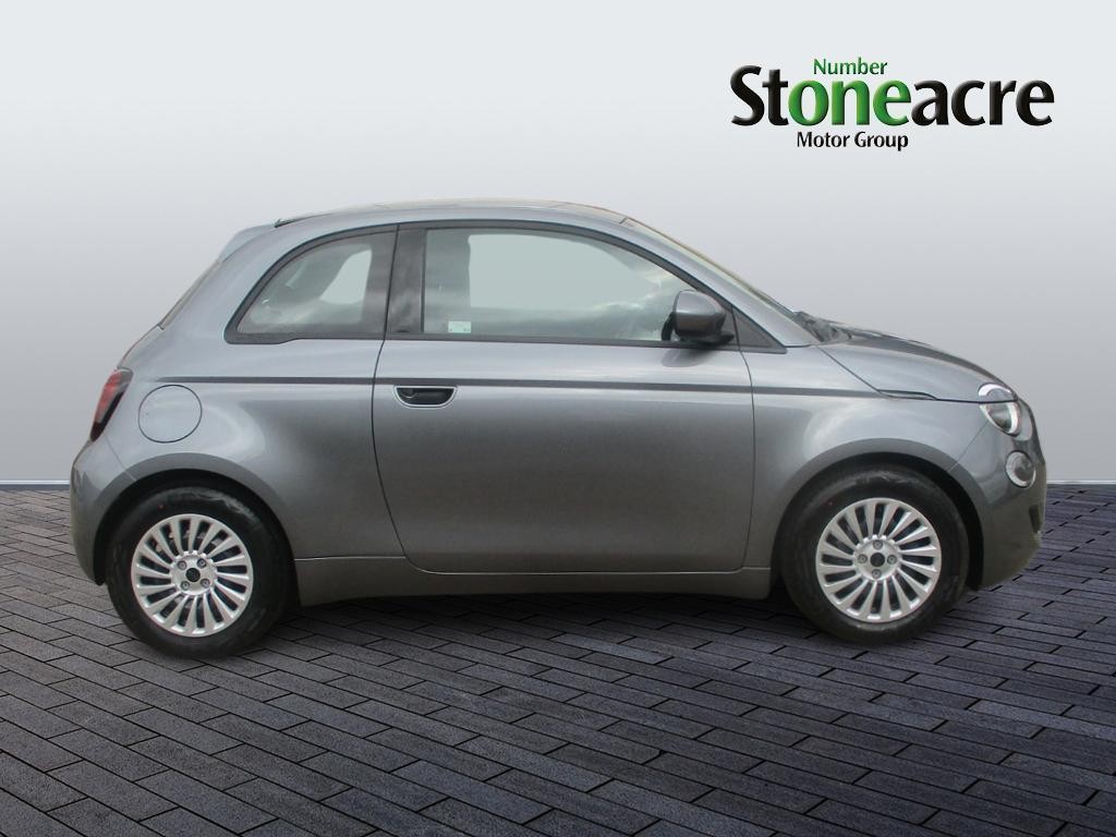 Fiat 500 Electric 70kW Action 24kWh 3dr Auto (FX23KWW) image 1