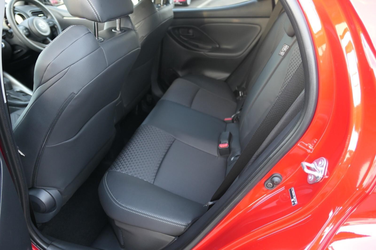 Mazda Mazda2 1.5i Hybrid Select 5dr CVT (YY73XYV) image 17