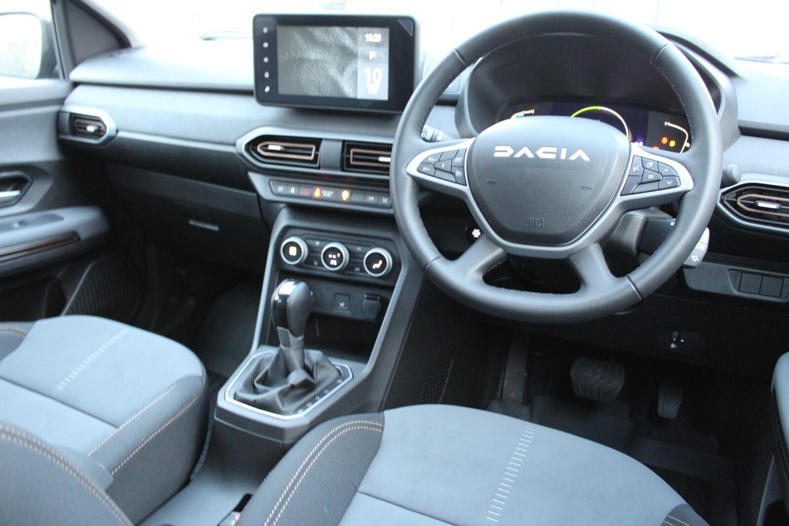 Dacia Jogger 1.6 HEV Extreme 5dr Auto (PL73ZCF) image 11