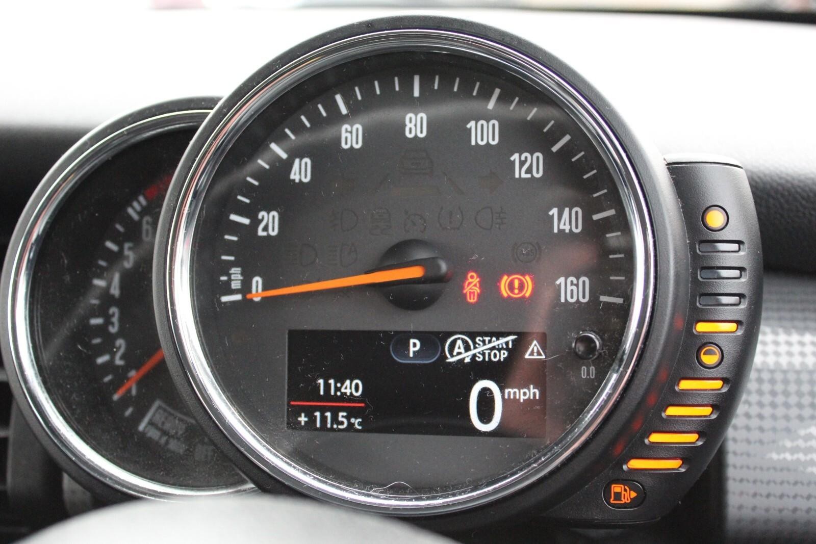 MINI Hatch 1.5 Cooper 3dr Auto (YO66NBN) image 13