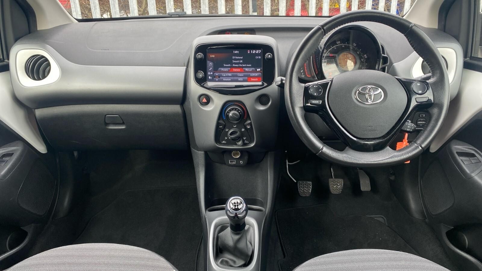 Toyota Aygo 1.0 VVT-i X-Play 5dr (NL20DWK) image 10