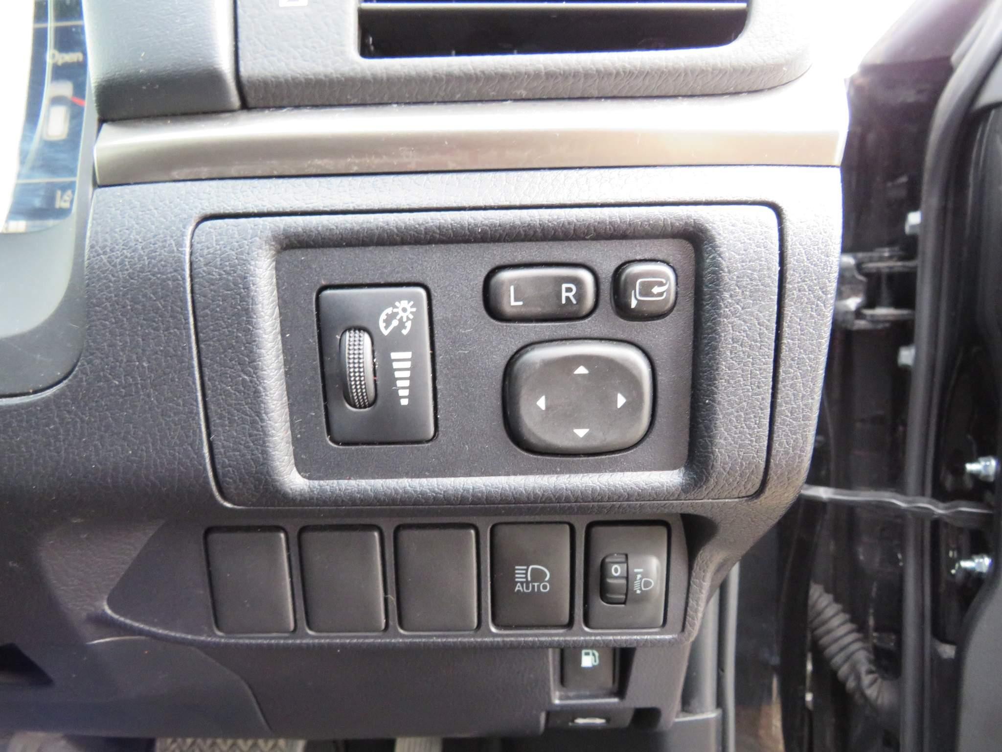 Lexus CT 200h 1.8 5dr CVT Sport Pack (WP21LZM) image 28