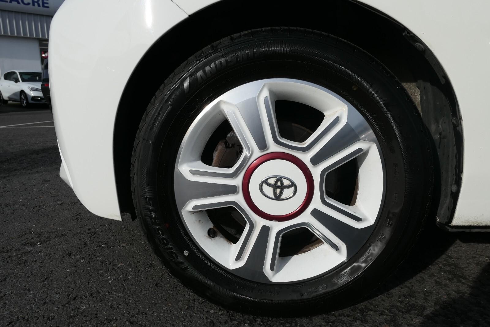 Toyota Aygo 1.0 VVT-i X-Claim 5dr (SD67CYK) image 8
