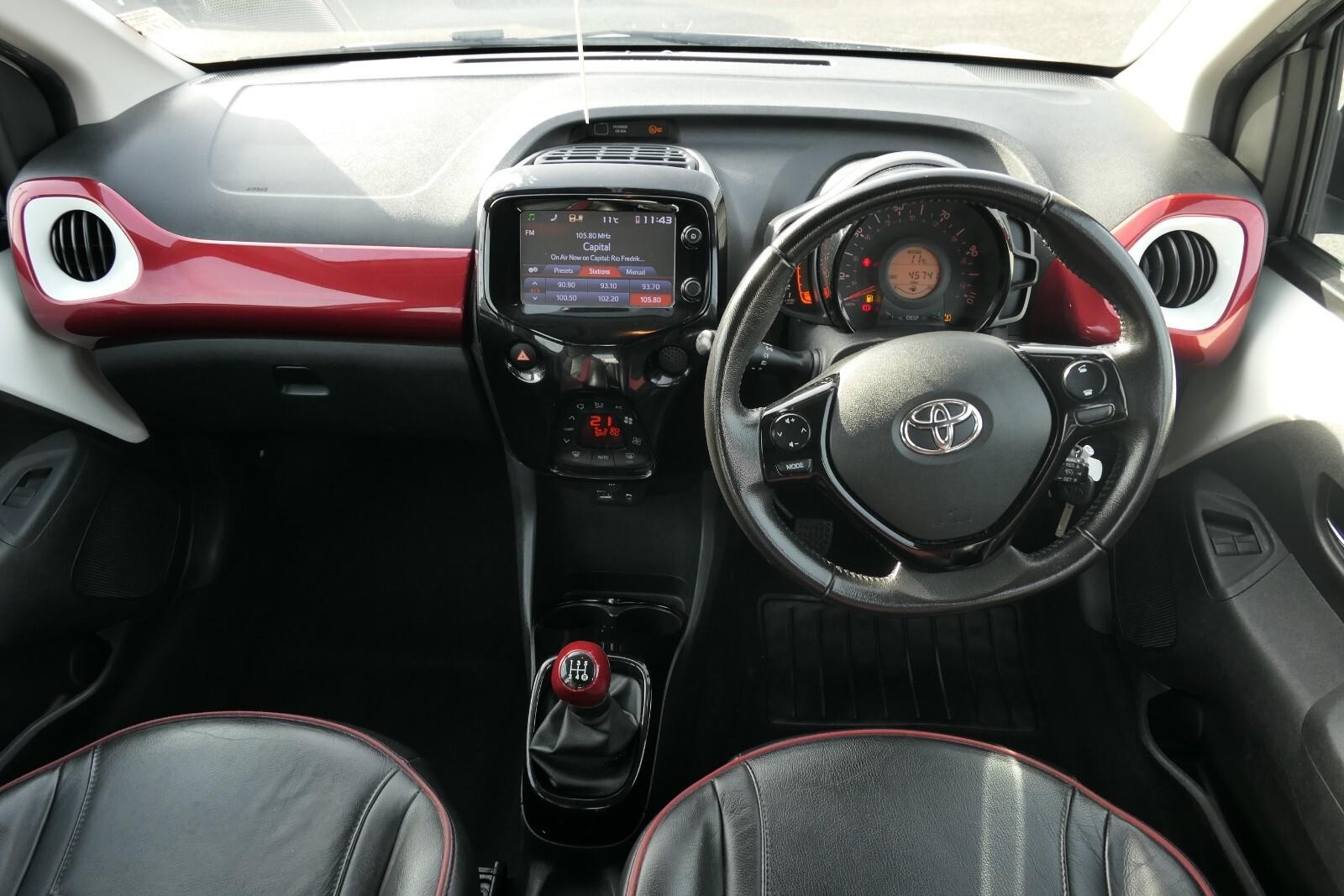 Toyota Aygo 1.0 VVT-i X-Claim 5dr (SD67CYK) image 11