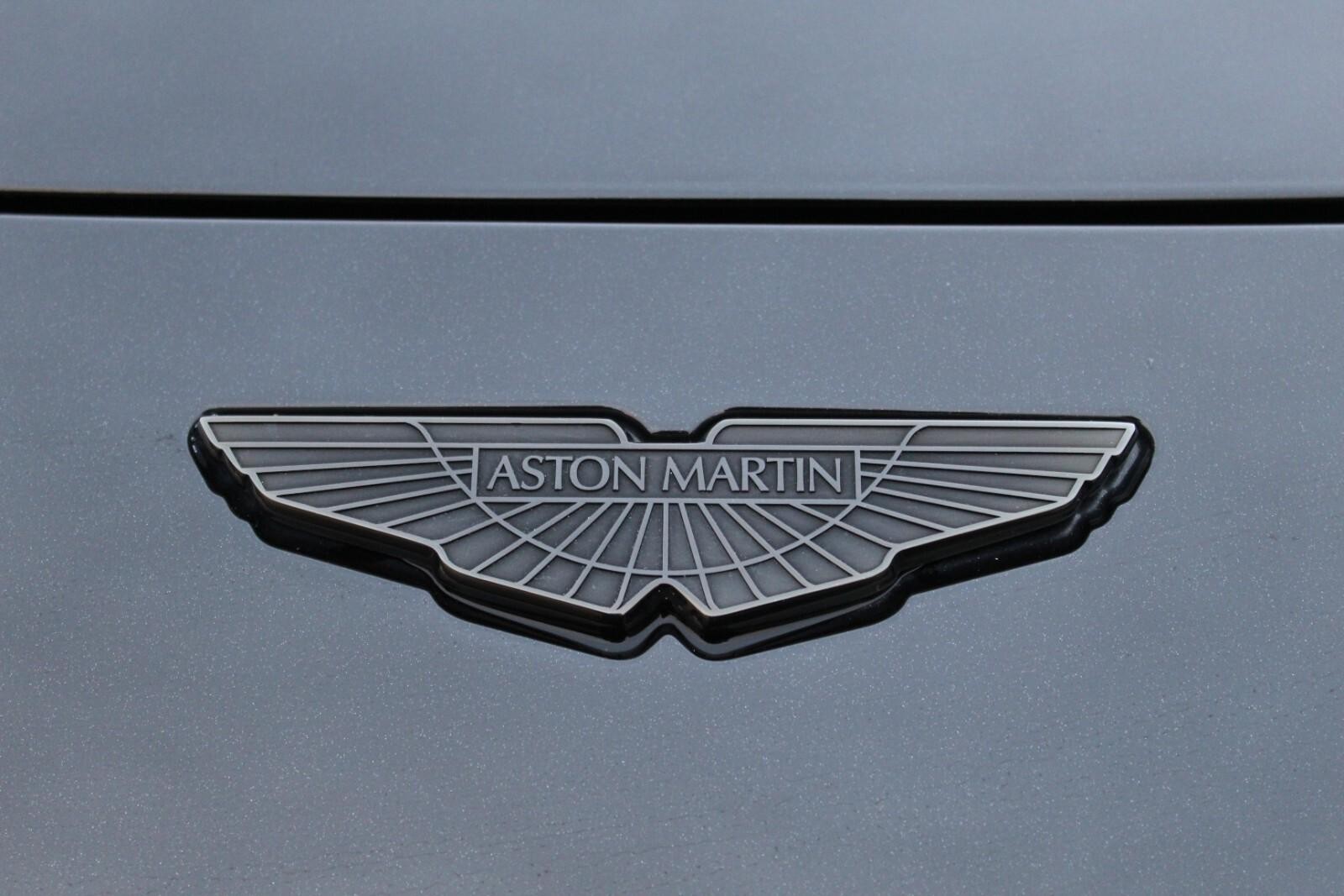 Aston Martin Vantage 2dr ZF 8 Speed Auto (NJ73FVS) image 17