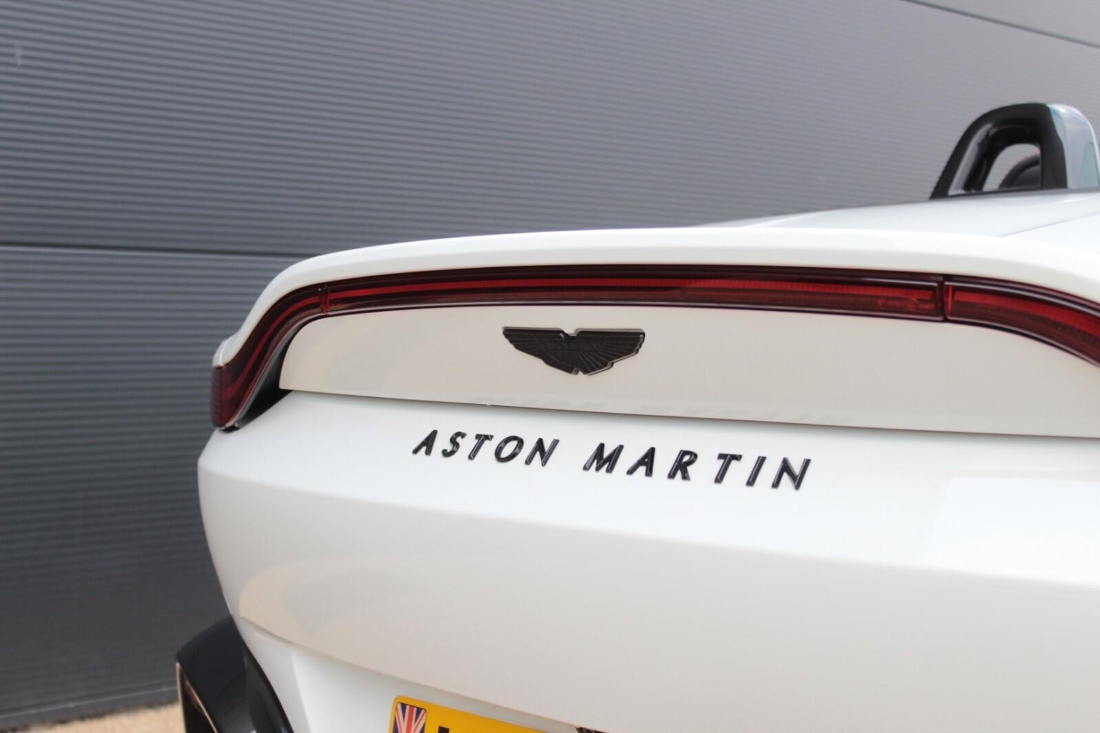Aston Martin Vantage 2dr ZF 8 Speed Auto (KY72LGV) image 7