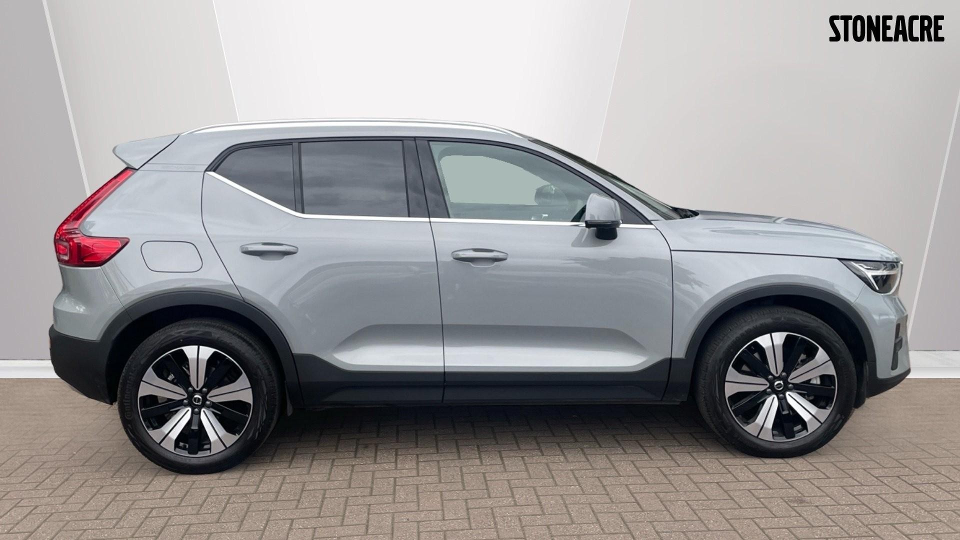Volvo XC40 Recharge 1.5h T5 Recharge 10.7kWh Ultimate Dark SUV 5dr Petrol Plug-in Hybrid Auto Euro 6 (s/s) (262 ps) (NU73GYB) image 2