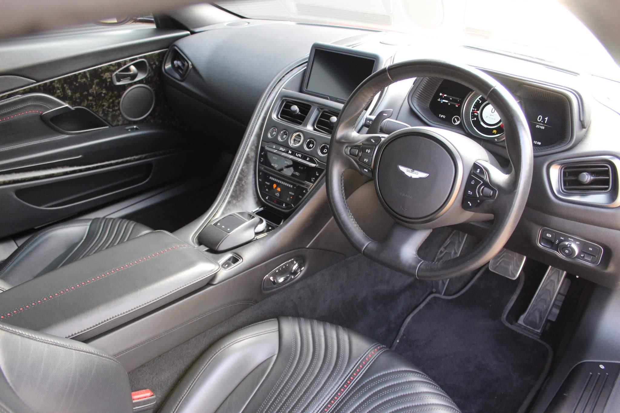 Aston Martin DB11 V8 528 2dr Touchtronic Auto (CA21UCX) image 38