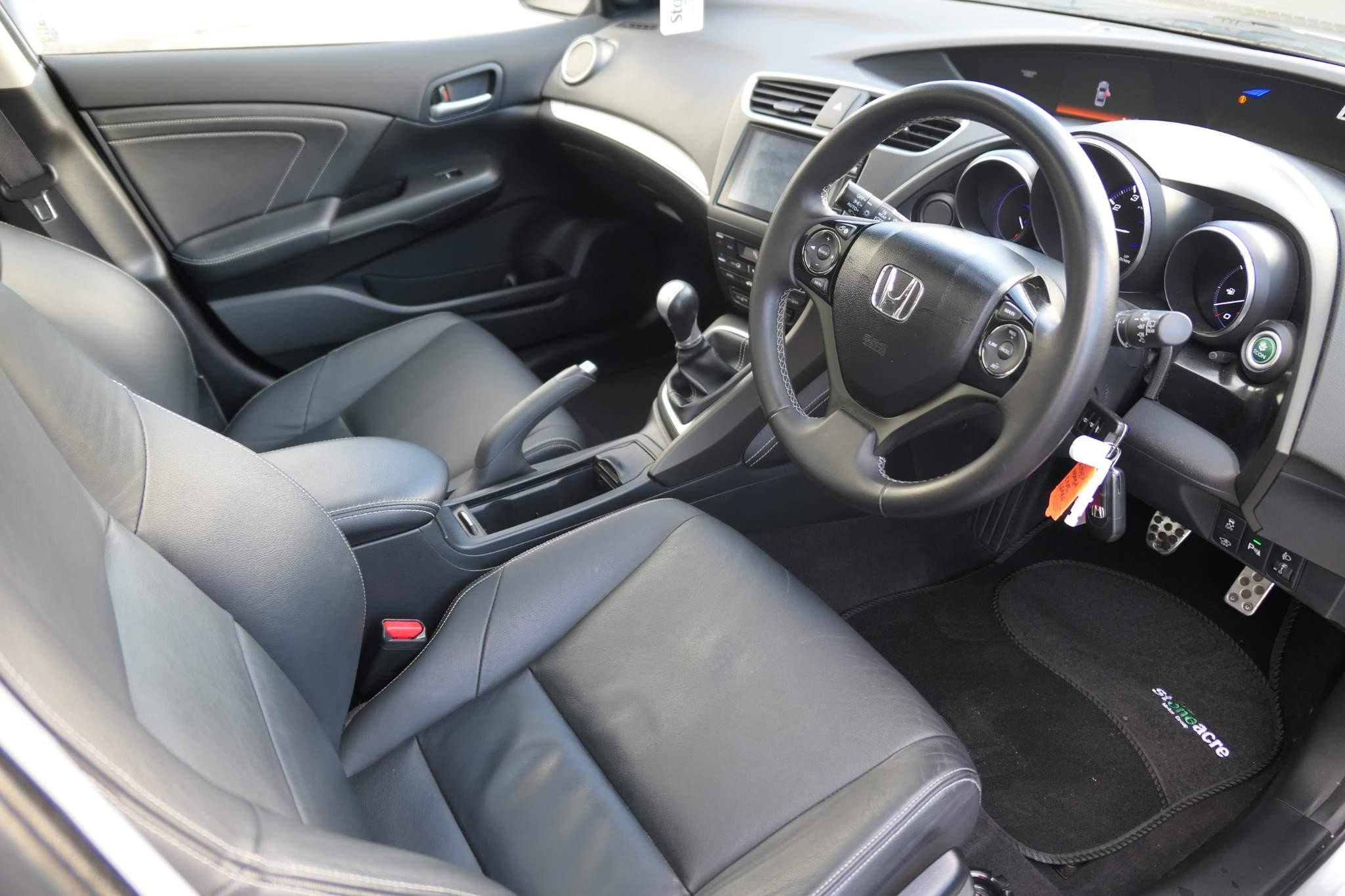 Honda Civic 1.8 i-VTEC SR Hatchback 5dr Petrol Manual Euro 6 (s/s) (142 ps) (OE15VSF) image 10