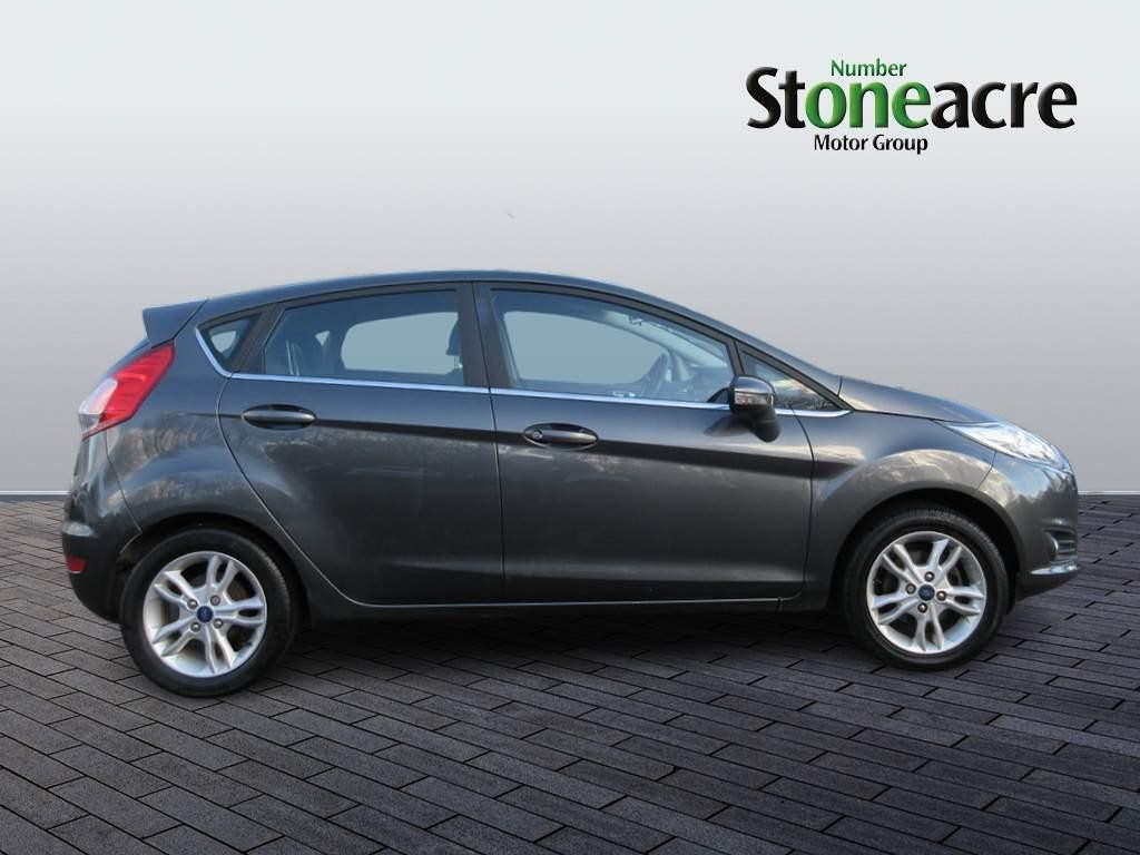 Ford Fiesta 1.25 Zetec Hatchback 5dr Petrol Manual Euro 6 (82 ps) (BW66XWC) image 1