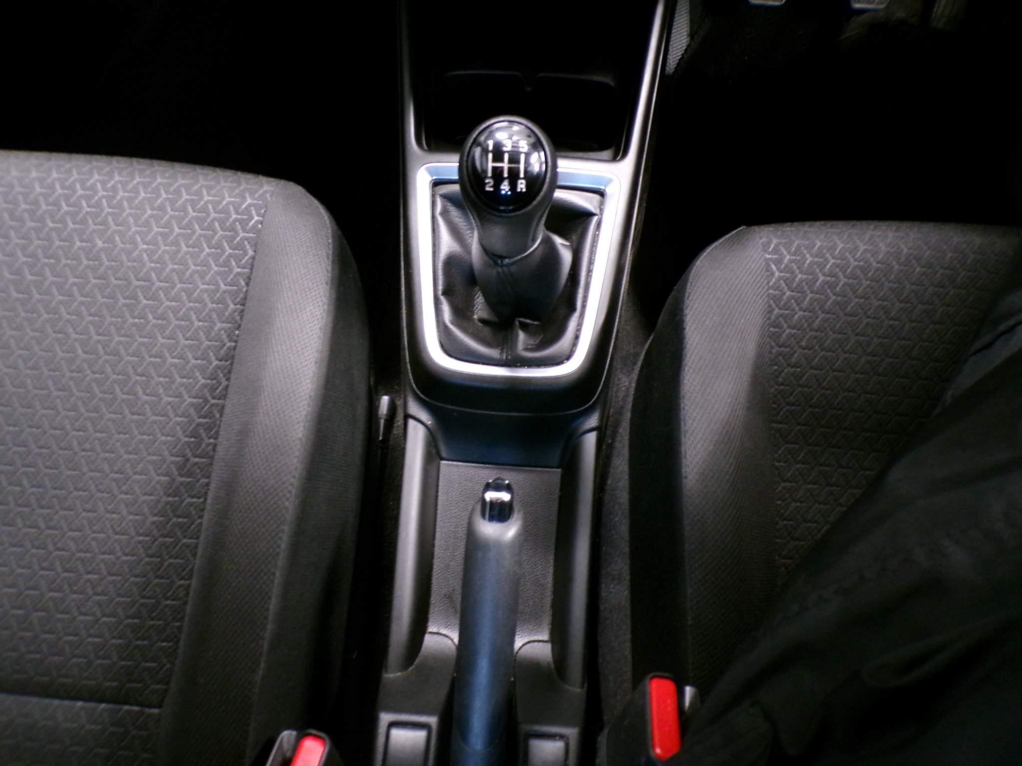 Suzuki Swift 1.2 Dualjet MHEV SZ5 Hatchback 5dr Petrol Hybrid Manual ALLGRIP Euro 6 (s/s) (90 ps) (YG69JJM) image 18