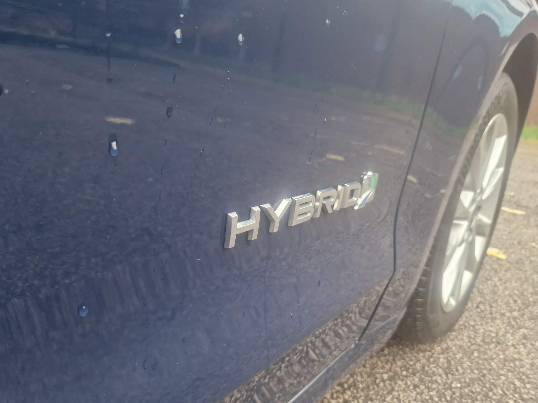 Ford Mondeo 2.0 Hybrid Titanium Edition 5dr Auto (YM69WYC) image 21