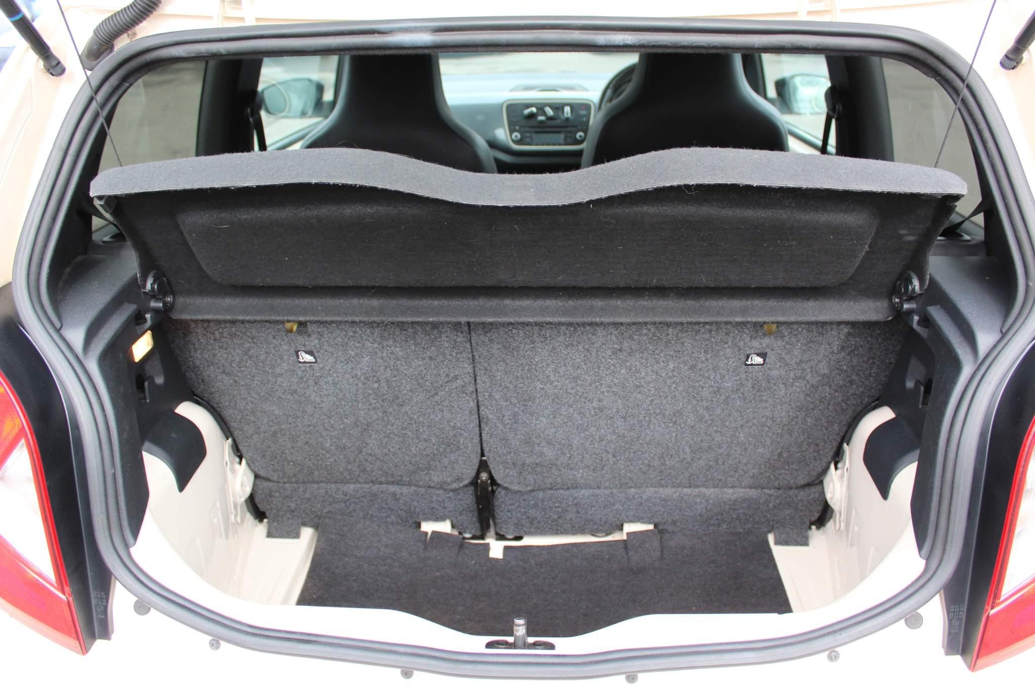SEAT Mii 1.0 12v by MANGO Hatchback 3dr Petrol Manual Euro 6 (75 ps) (YS16CVJ) image 9