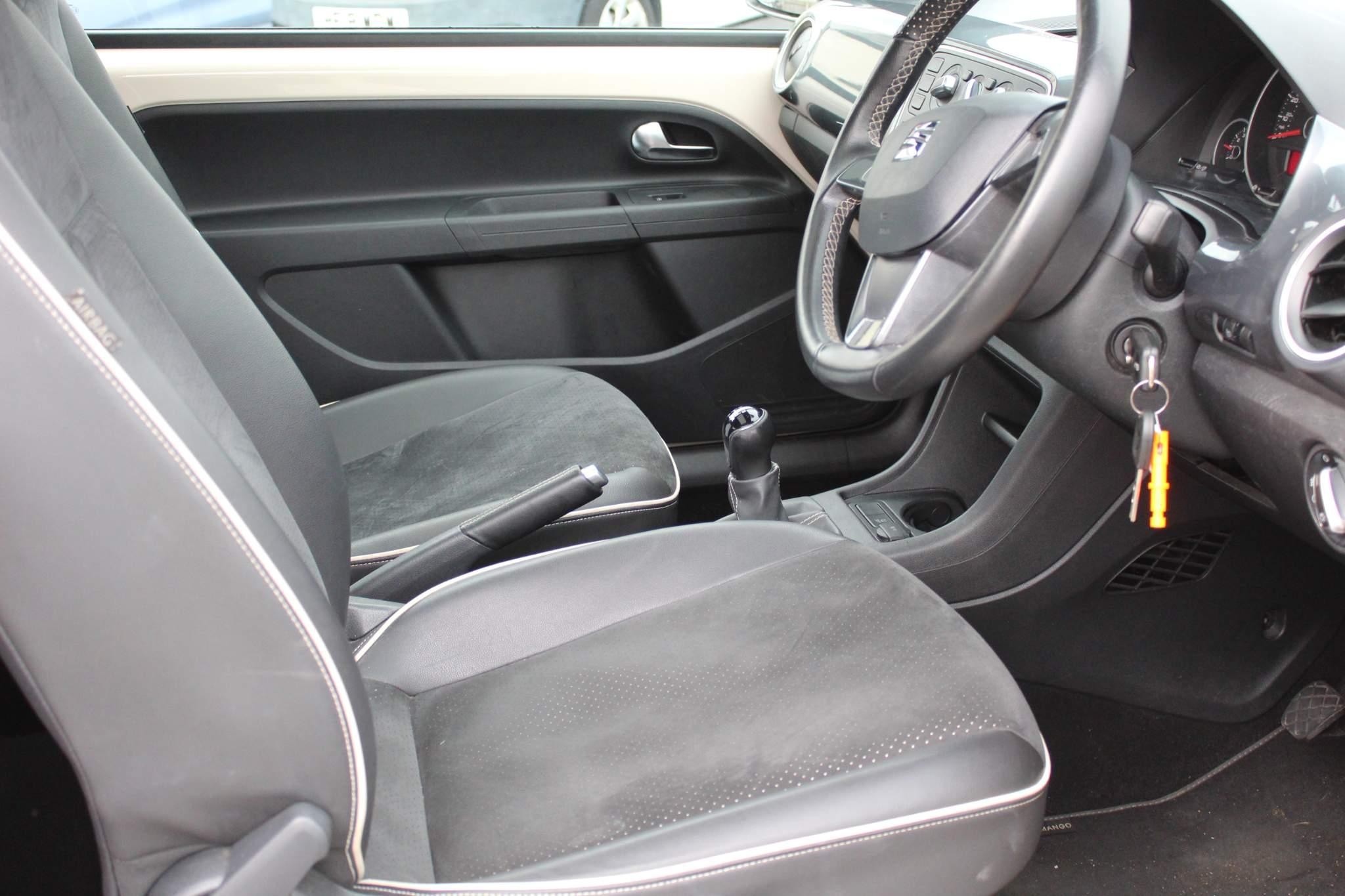 SEAT Mii 1.0 12v by MANGO Hatchback 3dr Petrol Manual Euro 6 (75 ps) (YS16CVJ) image 13