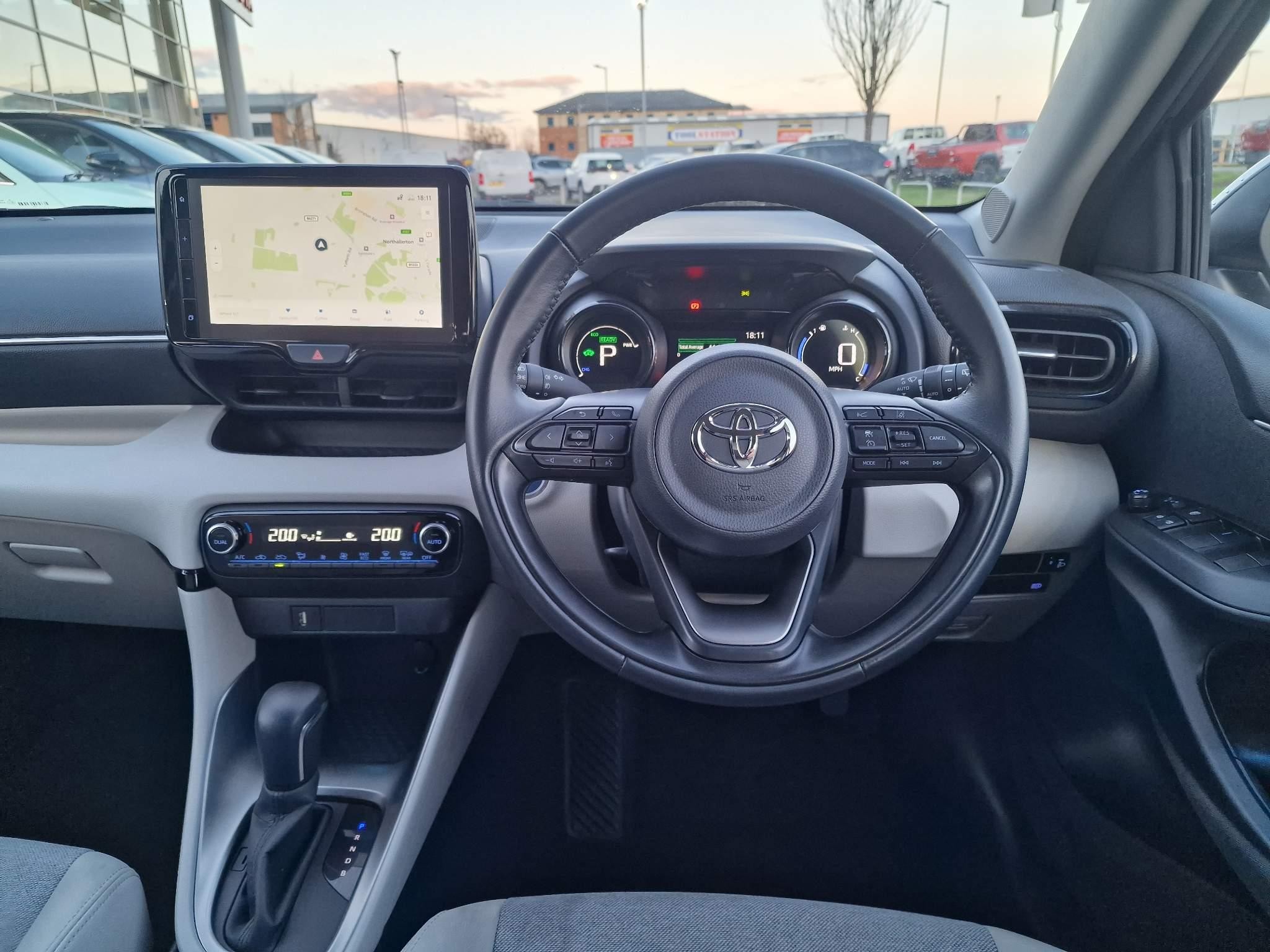 Toyota Yaris 1.5 Hybrid Excel 5dr CVT (FP72CWJ) image 7