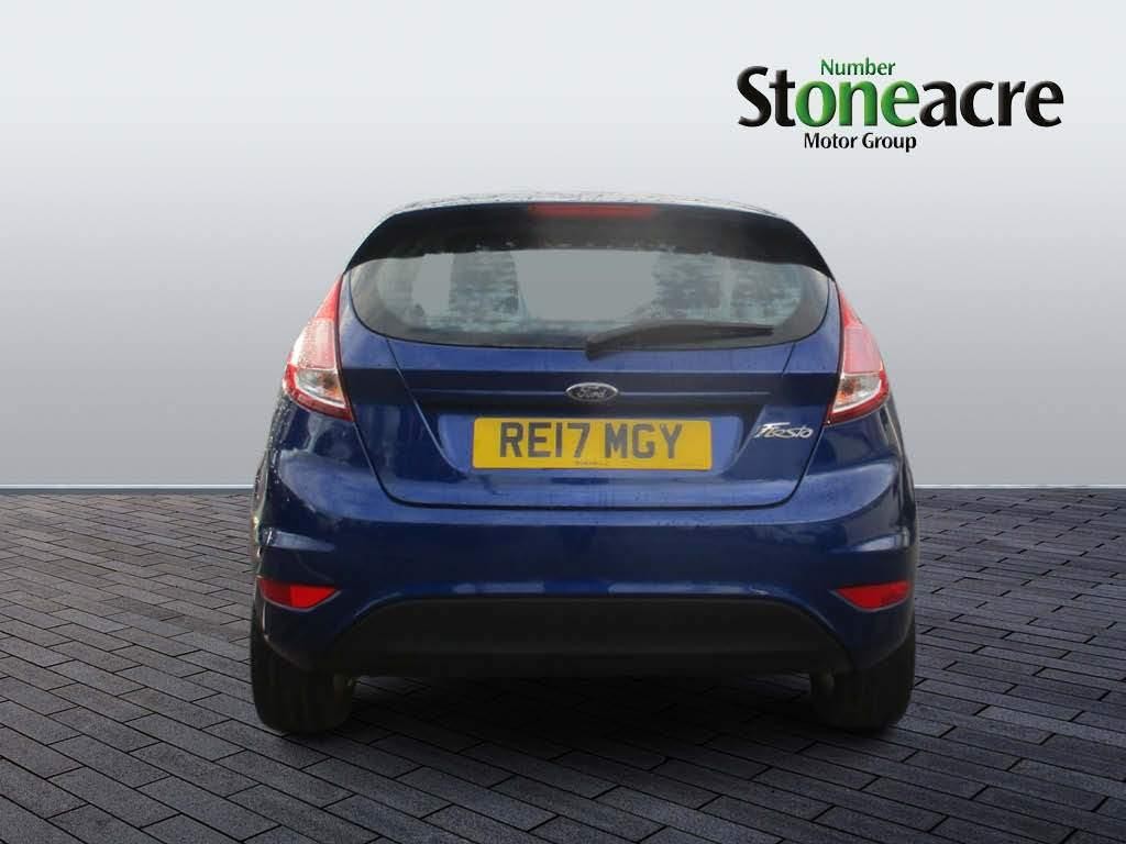 Ford Fiesta 1.25 Zetec Hatchback 5dr Petrol Manual Euro 6 (82 ps) (RE17MGY) image 3