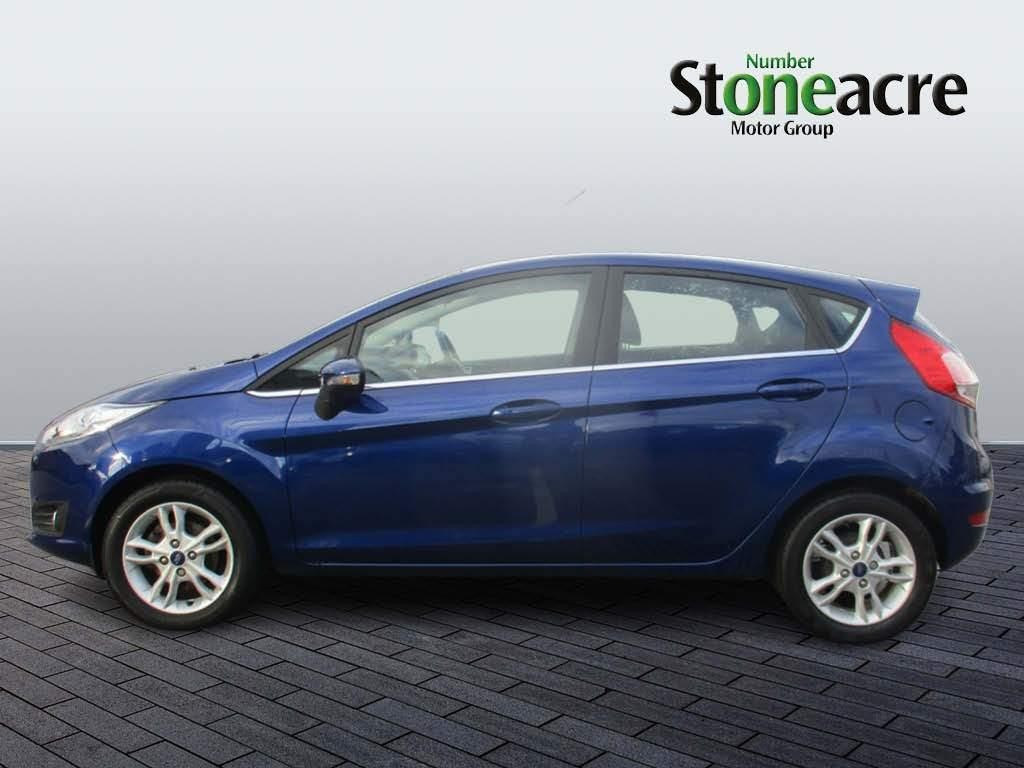 Ford Fiesta 1.25 Zetec Hatchback 5dr Petrol Manual Euro 6 (82 ps) (RE17MGY) image 5