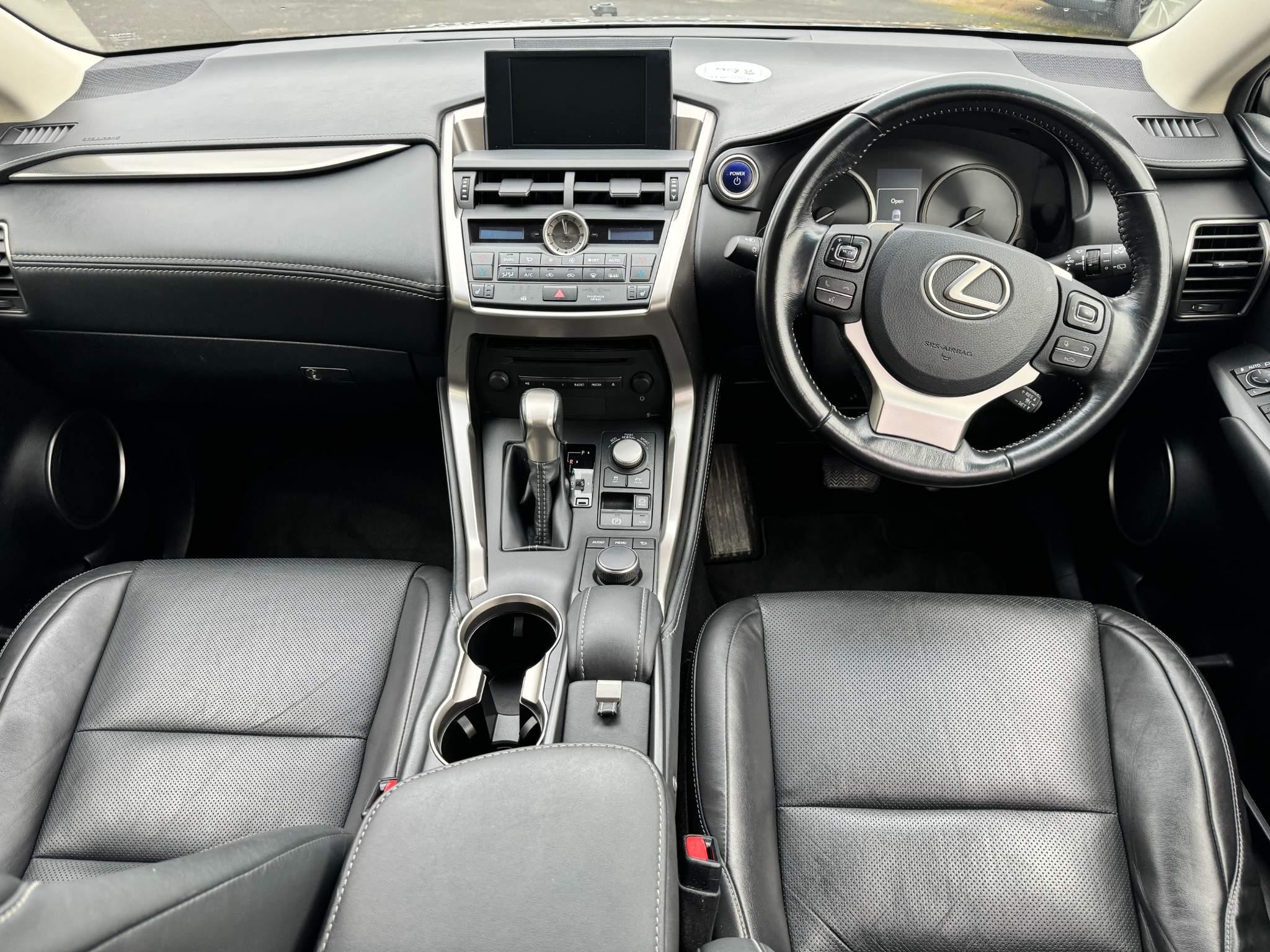 Lexus NX 2.5 300h Luxury SUV 5dr Petrol Hybrid E-CVT 4WD Euro 6 (s/s) (197 ps) (NX17YAY) image 14