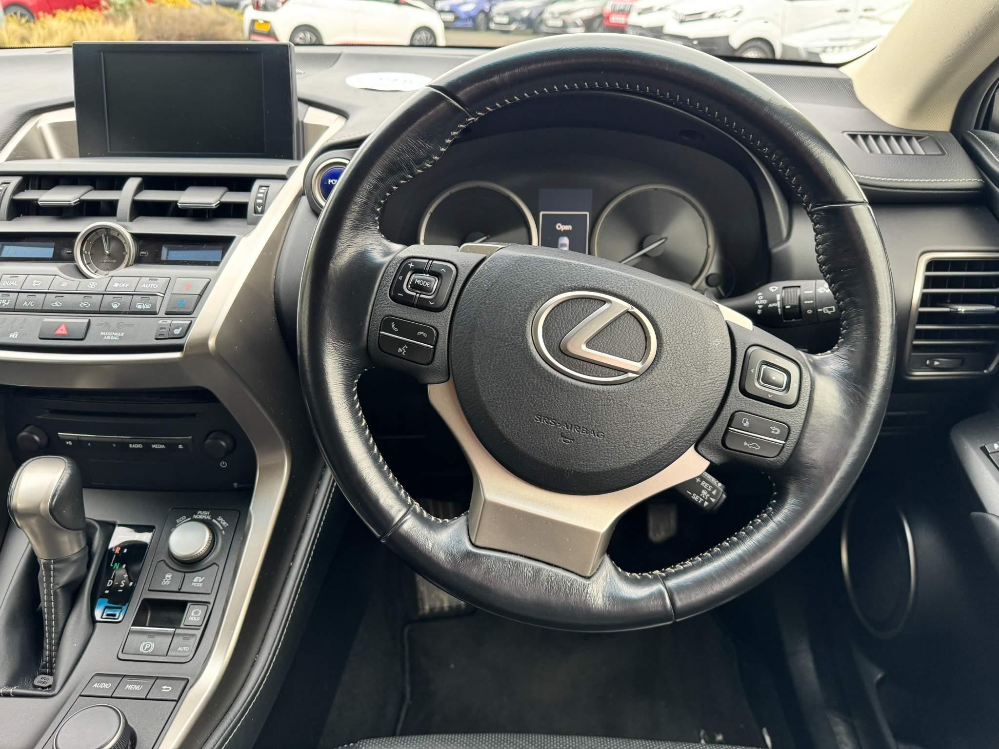 Lexus NX 2.5 300h Luxury SUV 5dr Petrol Hybrid E-CVT 4WD Euro 6 (s/s) (197 ps) (NX17YAY) image 16