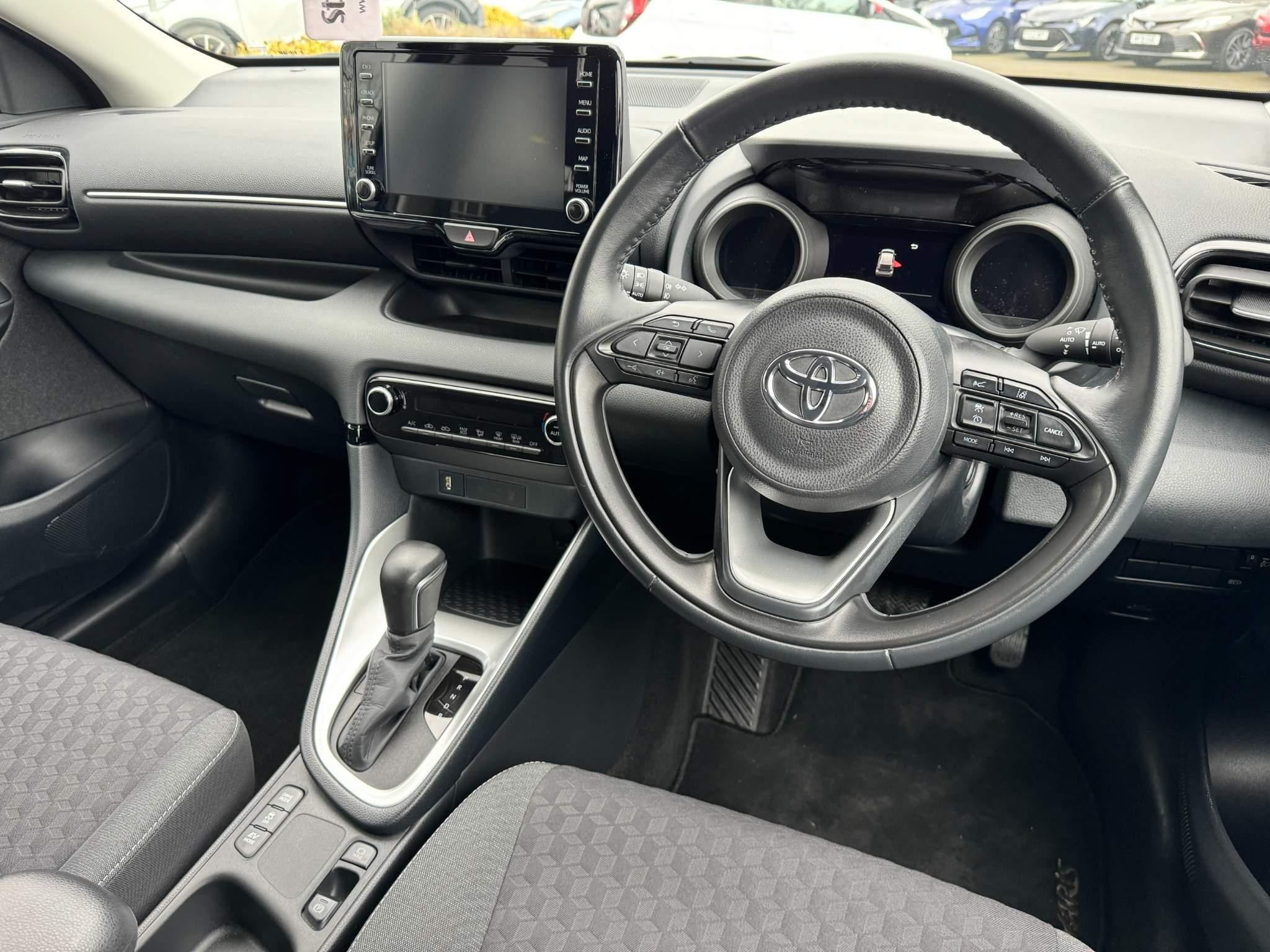 Toyota Yaris 1.5 Hybrid Design 5dr CVT (NH21DWP) image 15