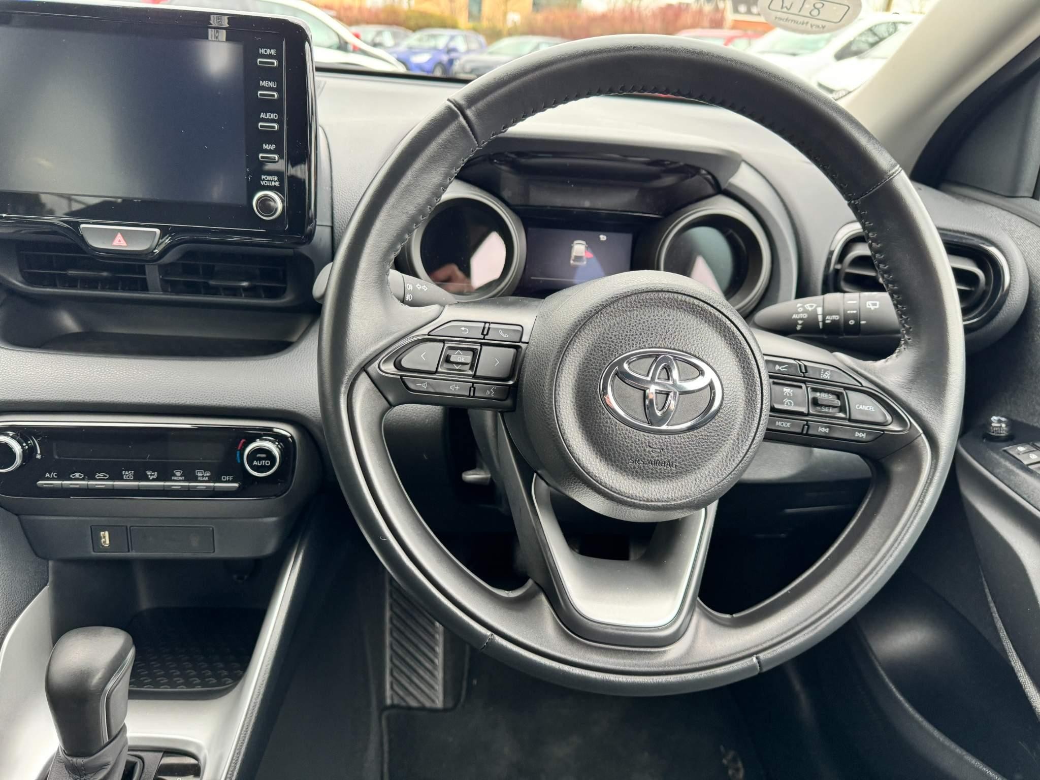 Toyota Yaris 1.5 Hybrid Design 5dr CVT (NH21DWP) image 16