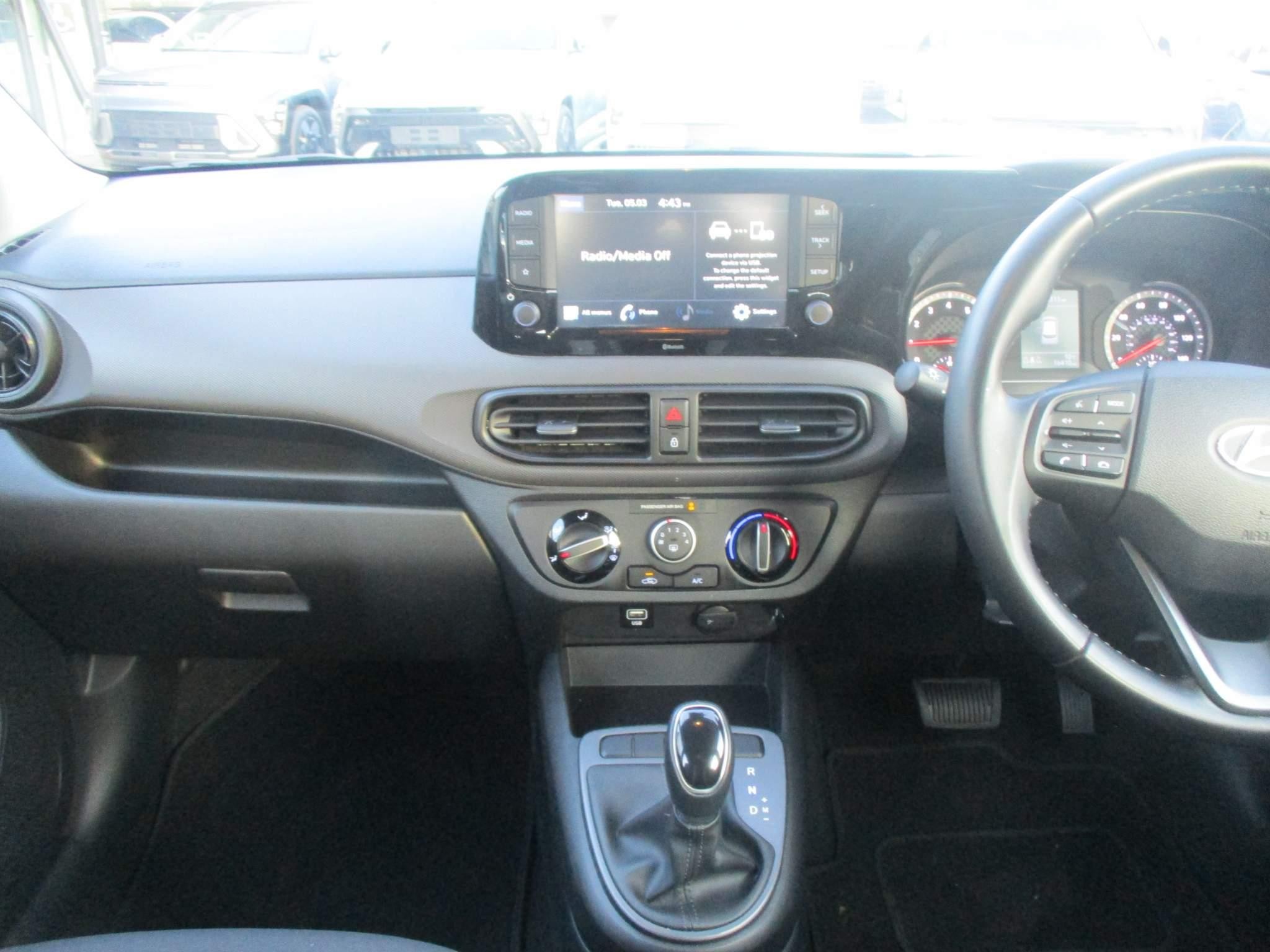 Hyundai i10 1.2 SE Connect Hatchback 5dr Petrol Auto Euro 6 (s/s) (84 ps) (YM70YEY) image 15