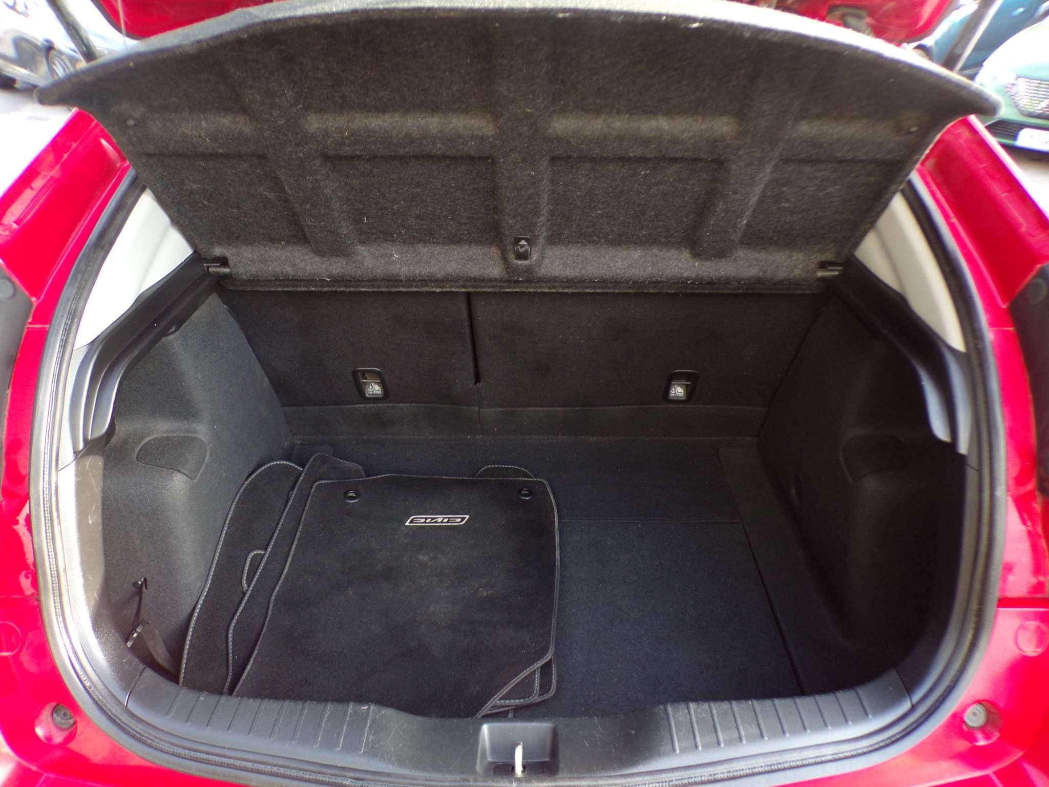 Honda Civic 1.8 i-VTEC SR Hatchback 5dr Petrol Manual Euro 6 (s/s) (142 ps) (YJ66JRT) image 8