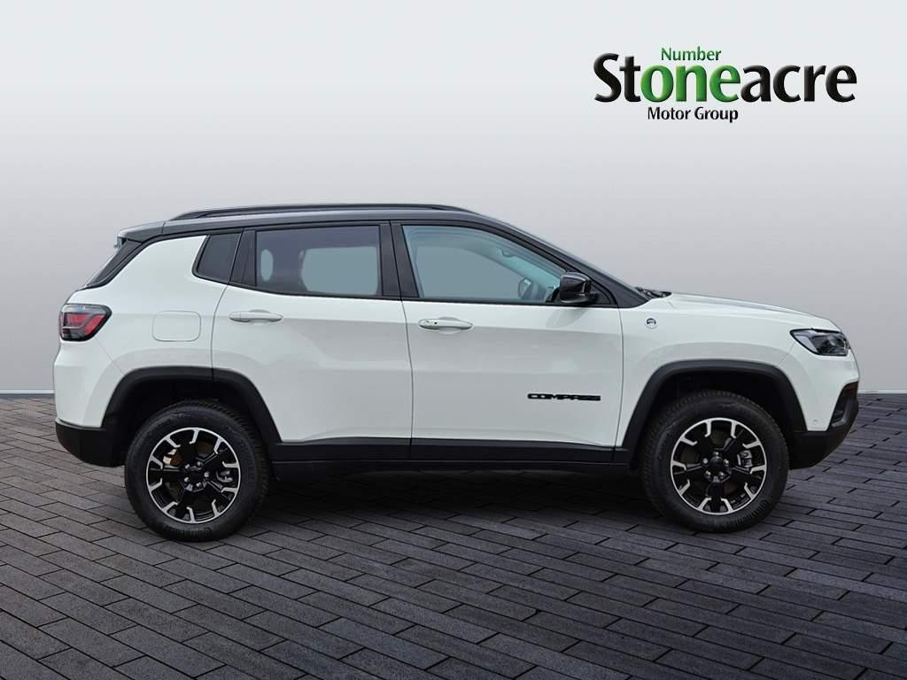Jeep Compass 1.3 T4 GSE 4xe PHEV Trailhawk 5dr Auto (NA23TFX) image 1
